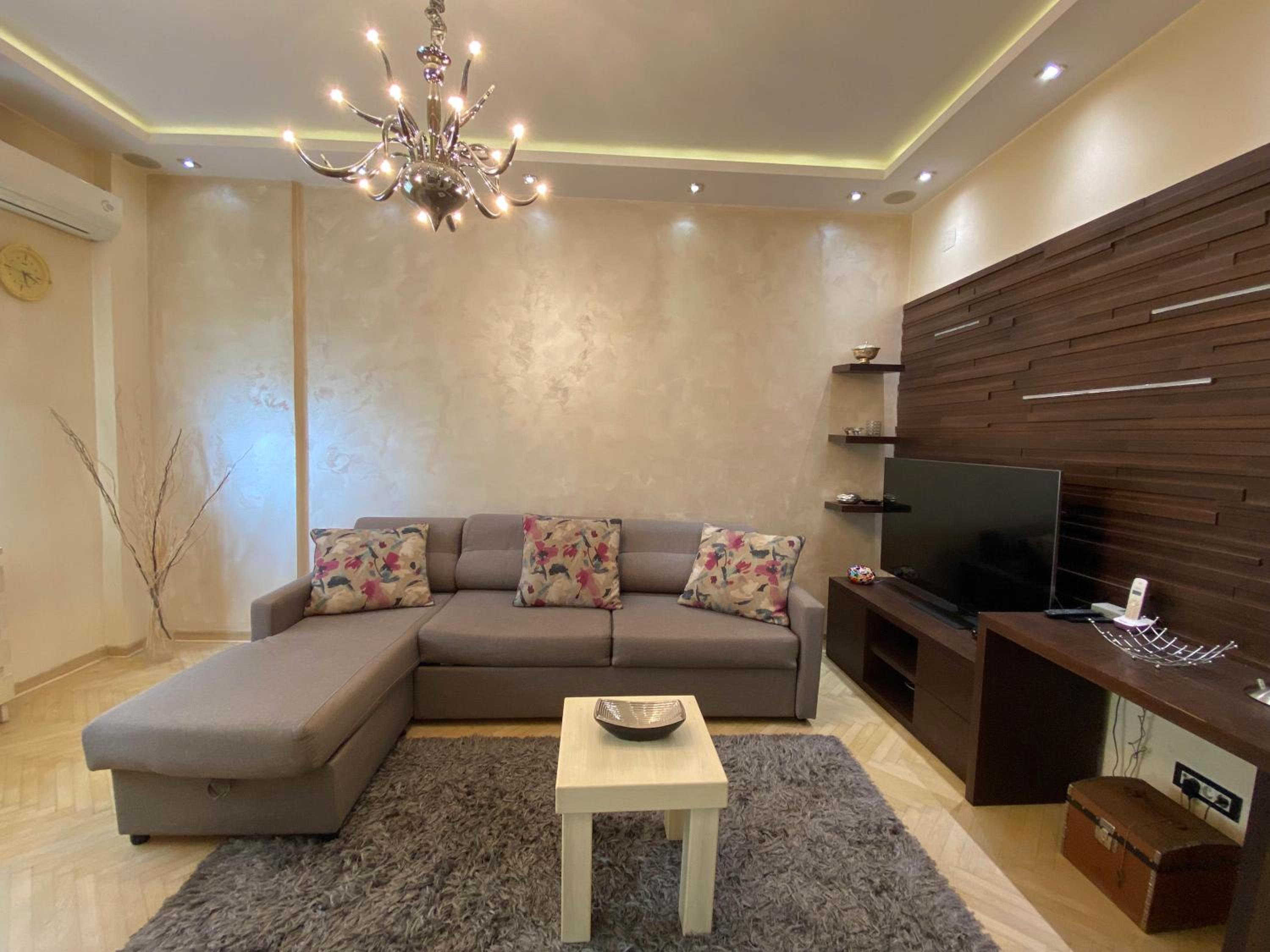 Home Center Apartment