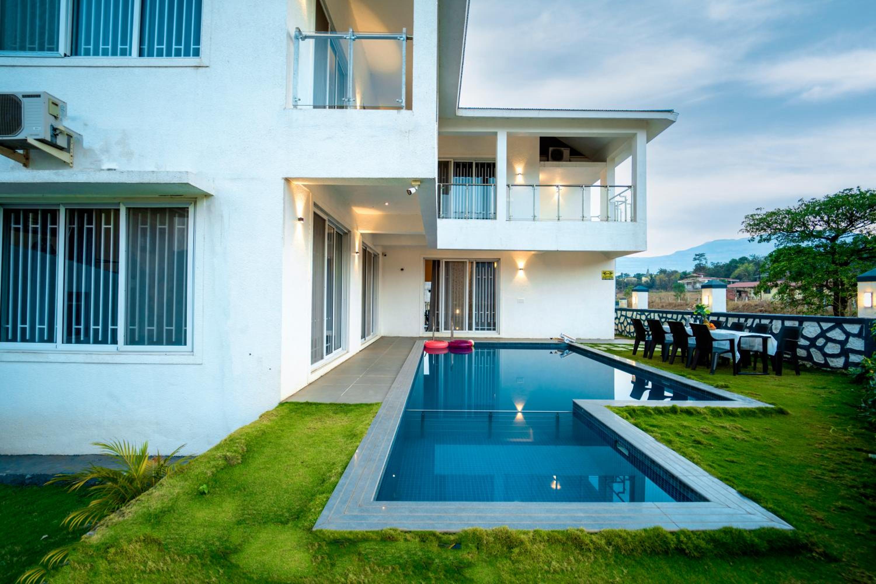 Spicy Mango Villa Gardena - Luxurious Villa In Karjat