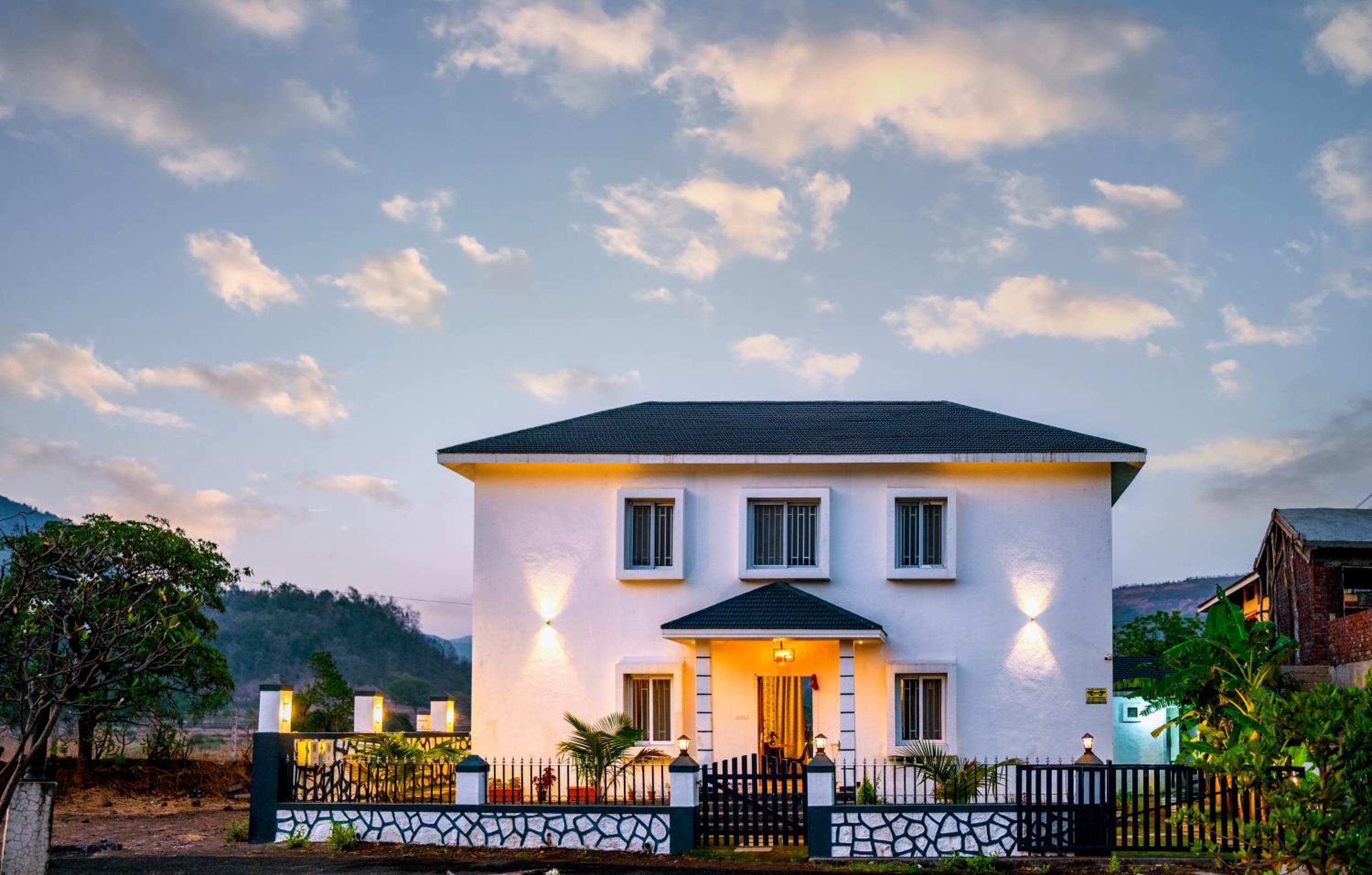 Spicy Mango Villa Gardena - Luxurious Villa In Karjat