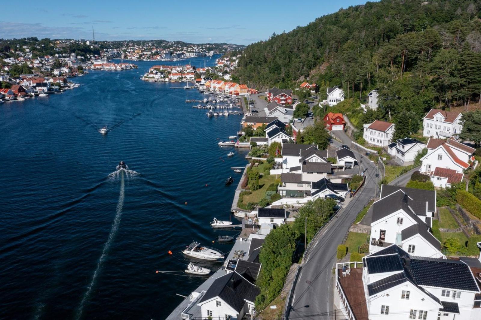Luxurious Boathouse with Private Dock in the Best Location in Arendal view 5