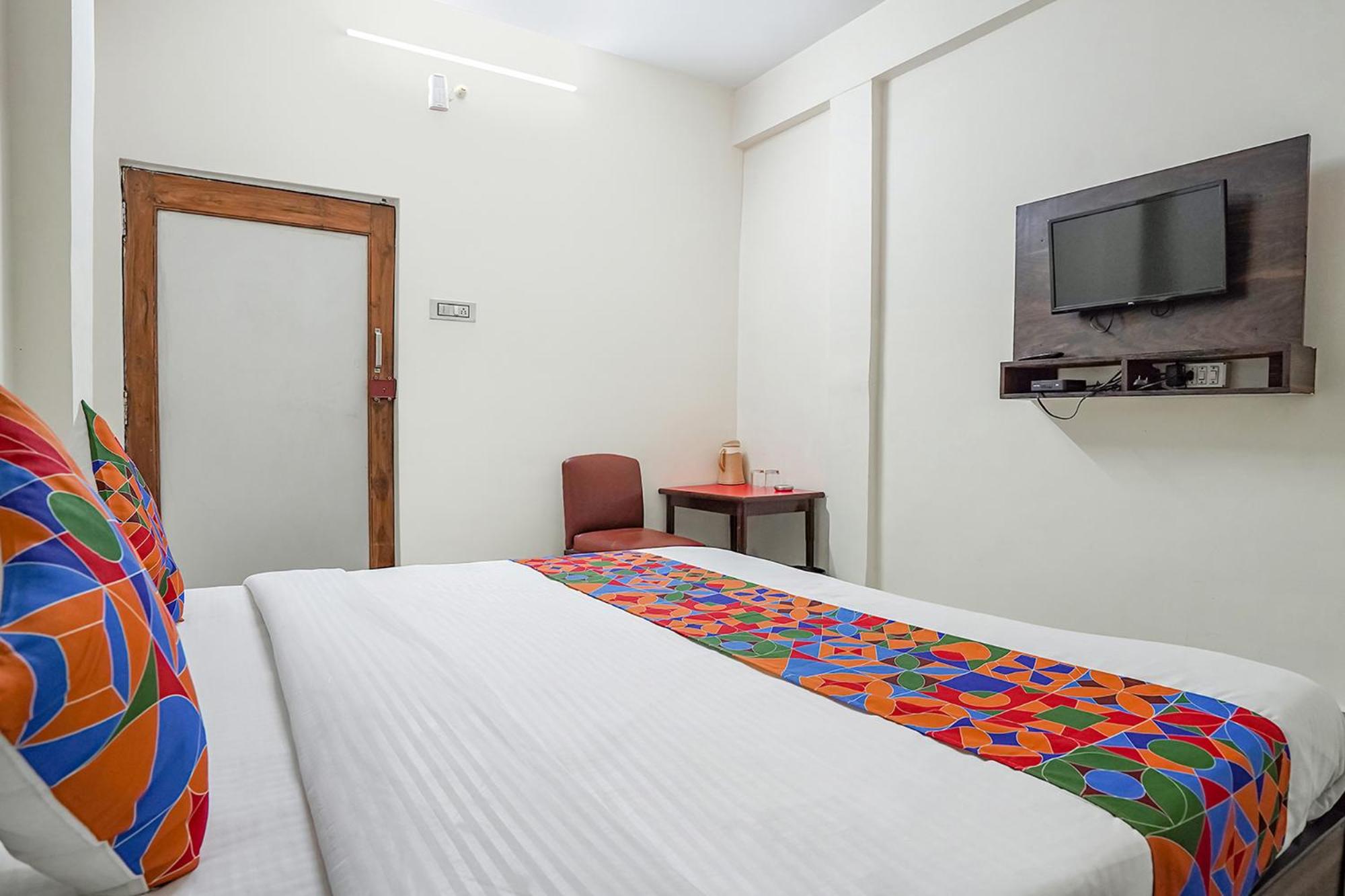 FabHotel New Shanti - Property Image 6