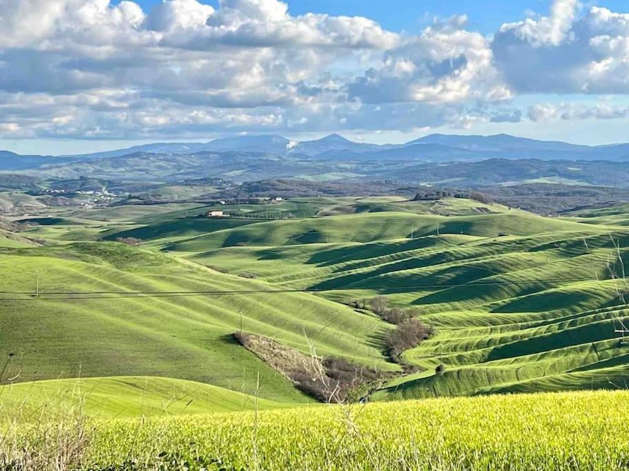 Toscana Amore Mio, stunning view & 14min Volterra view 3