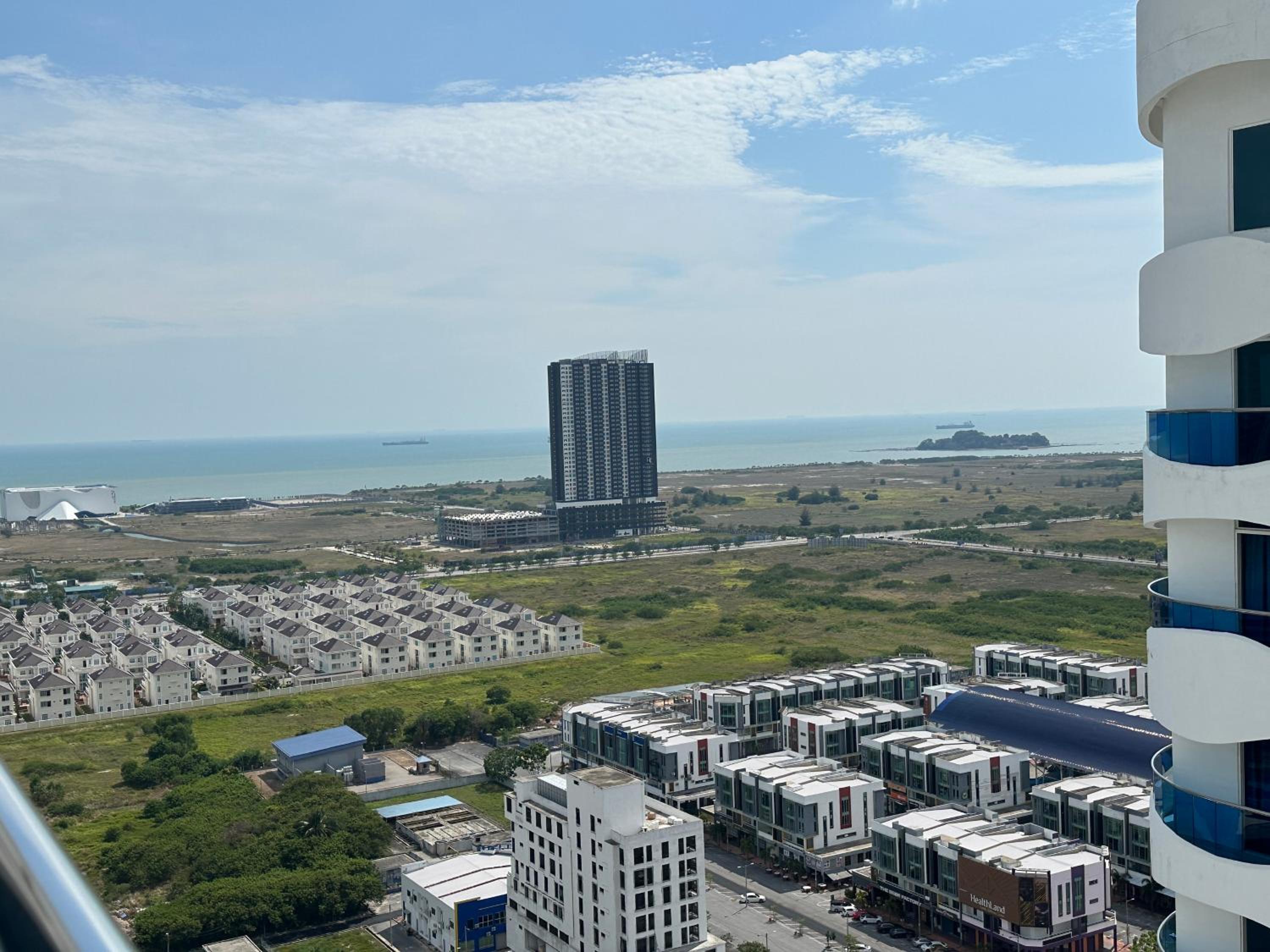 Family Duplex Penthouse 3 Bedroom The Wave Residence 9pax