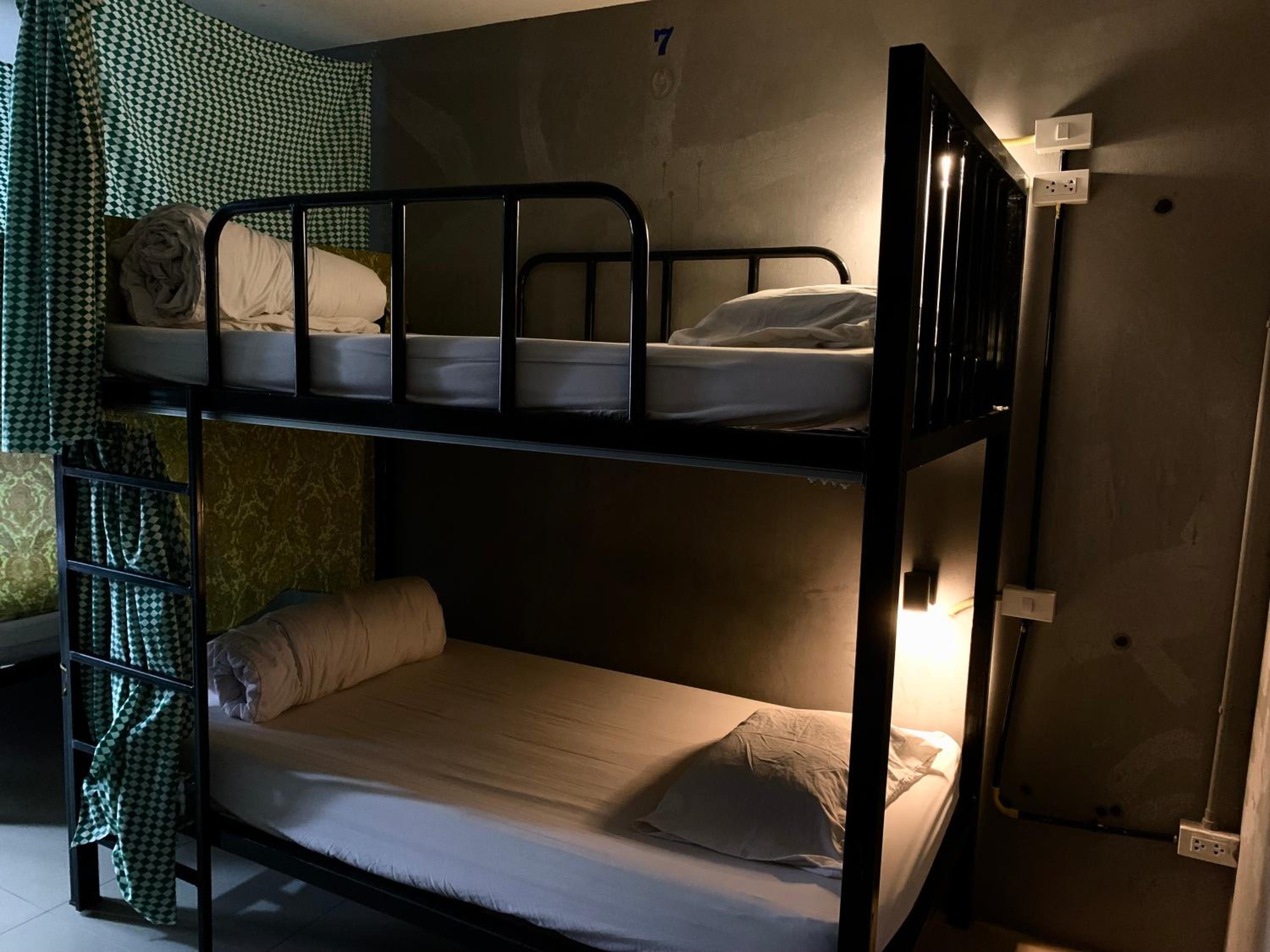 Doze Hostel