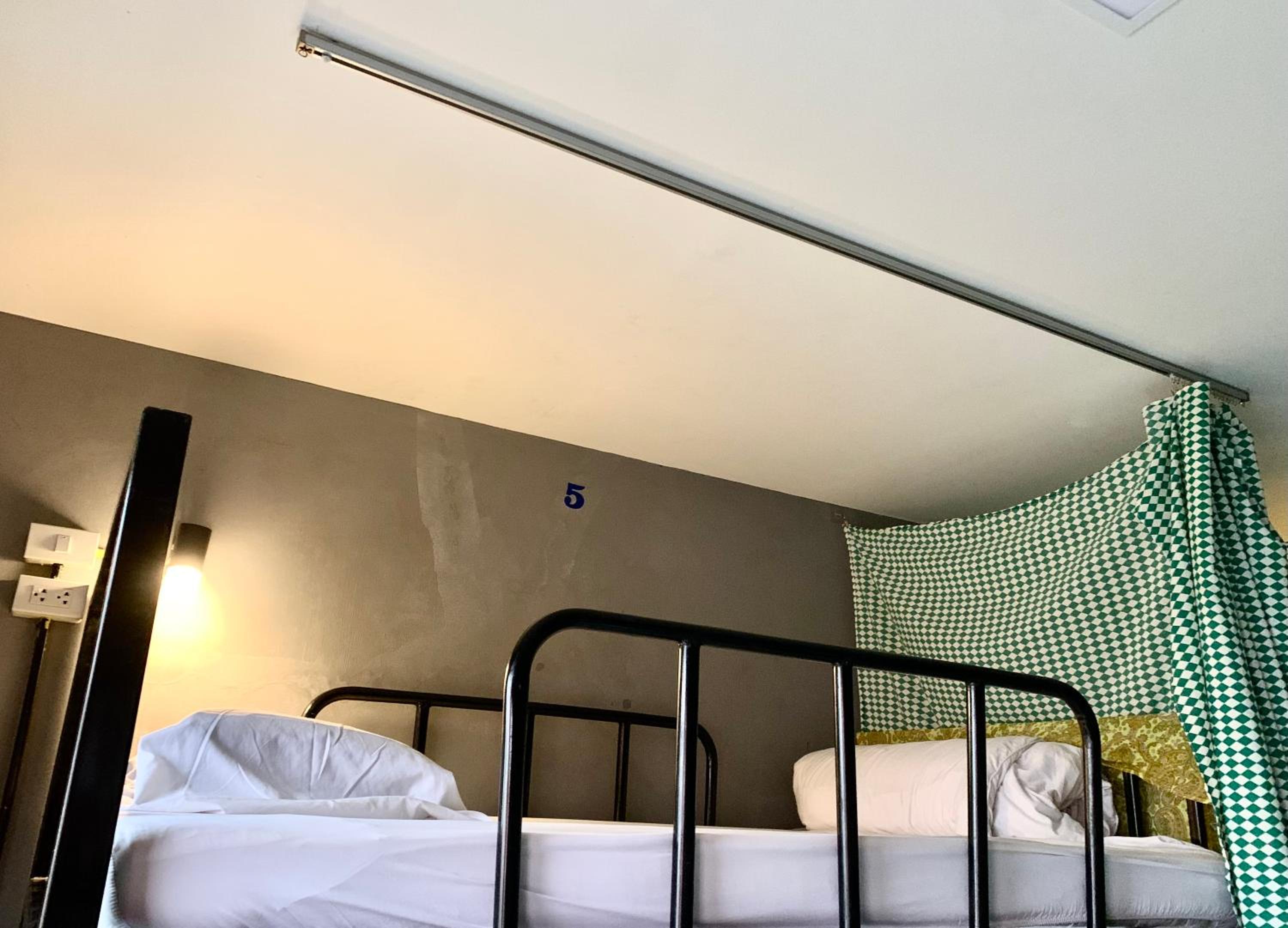 Doze Hostel