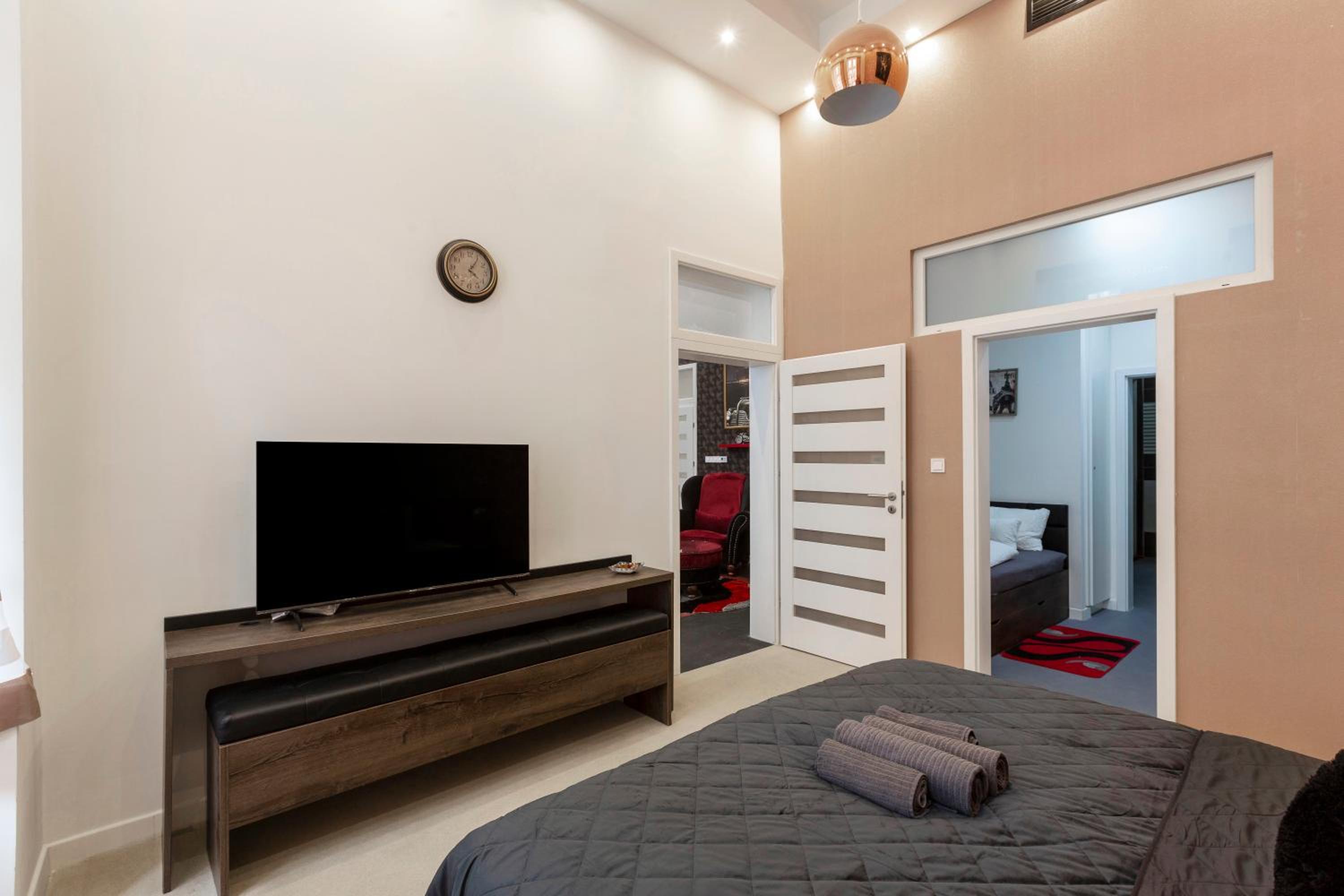 Exclusive Marilyn Apartment in the Heart of Budapest view 2