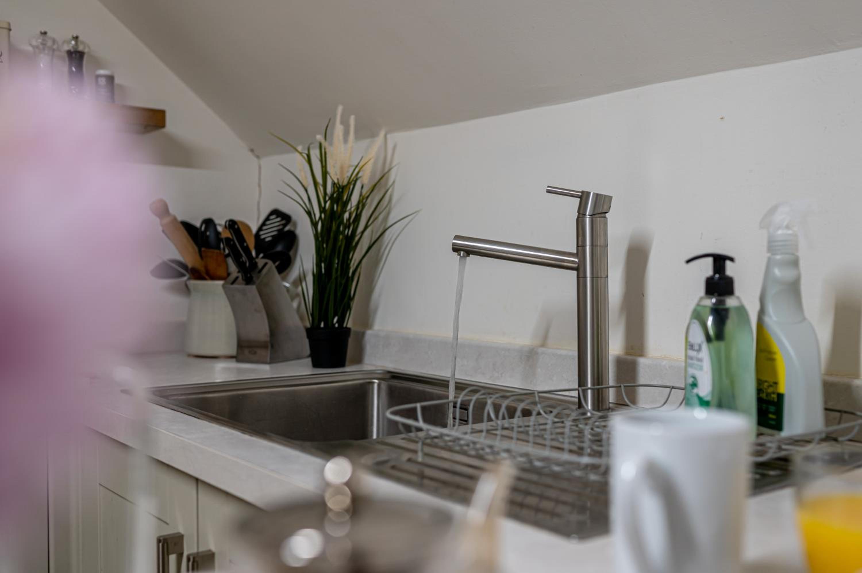 The Old Plough, mix of 1 bed and 3 bed units, rustic charm, super king bed or twins, en-suite, secure parking view 5