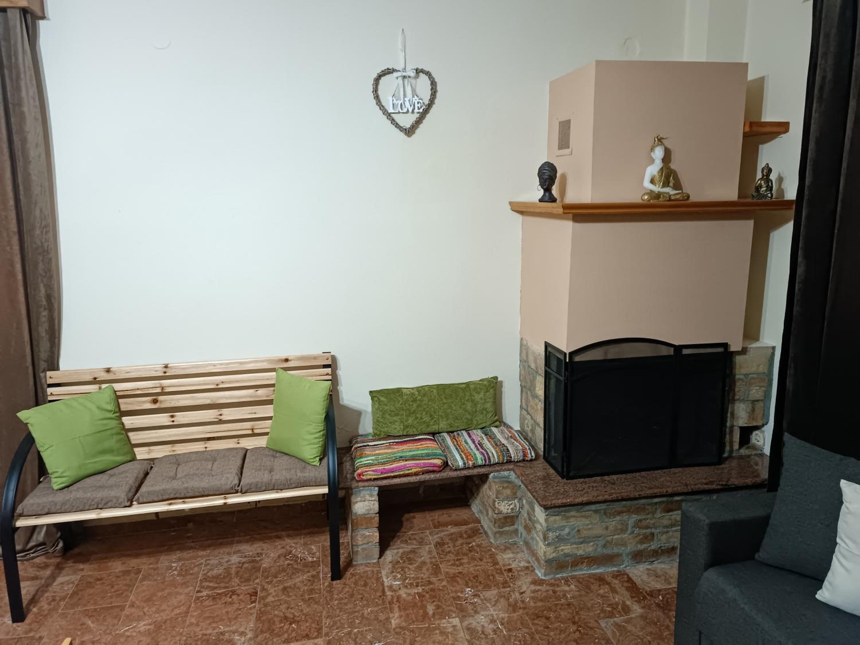 Savvas&Katia's luxury house view 3