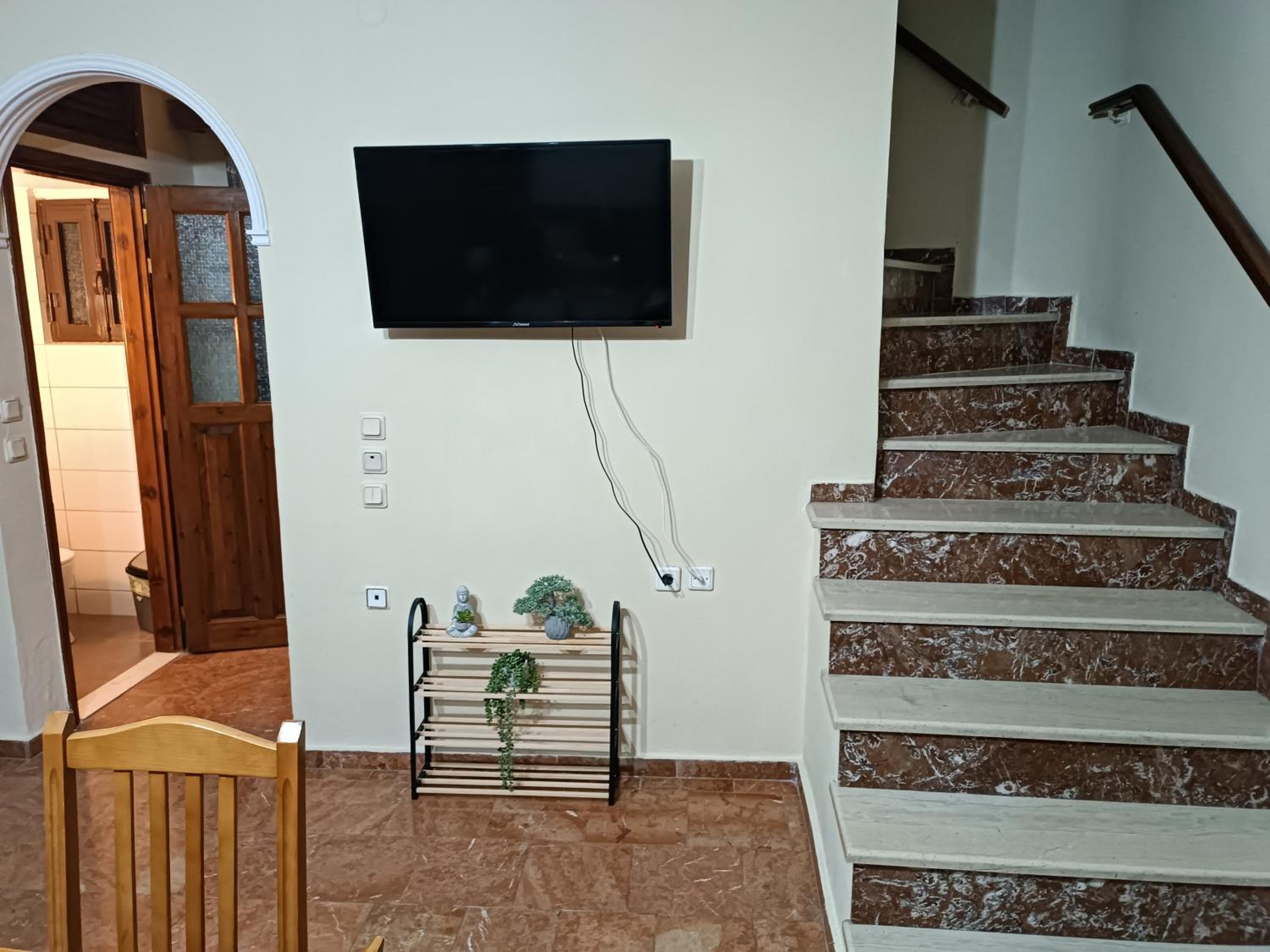 Savvas&Katia's luxury house view 4
