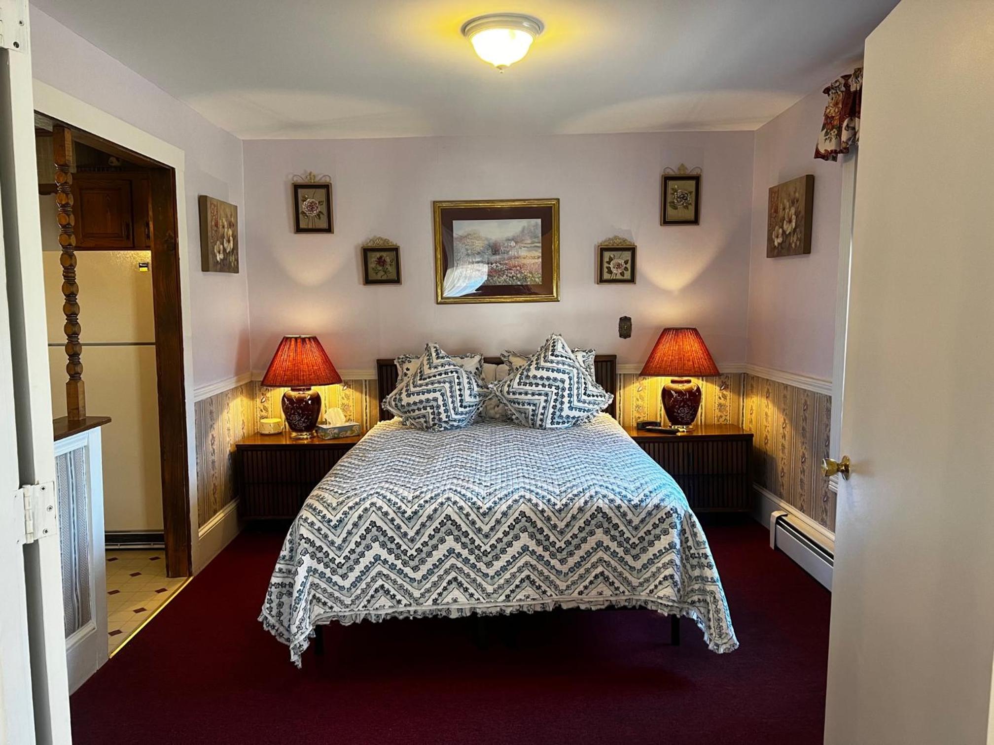 Claddagh Motel & Suites