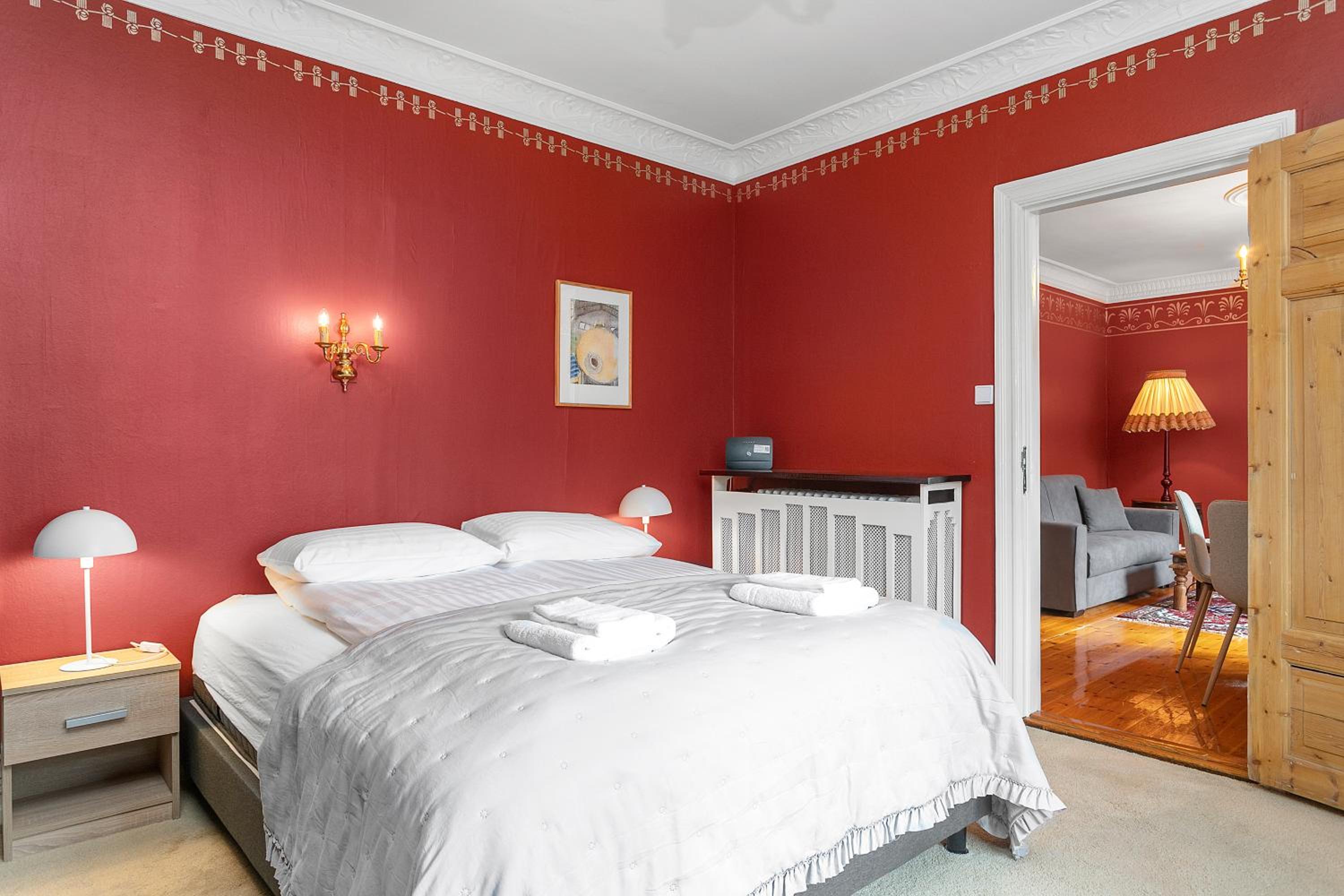 Charming Apartment - Amazing Downtown Location view 4