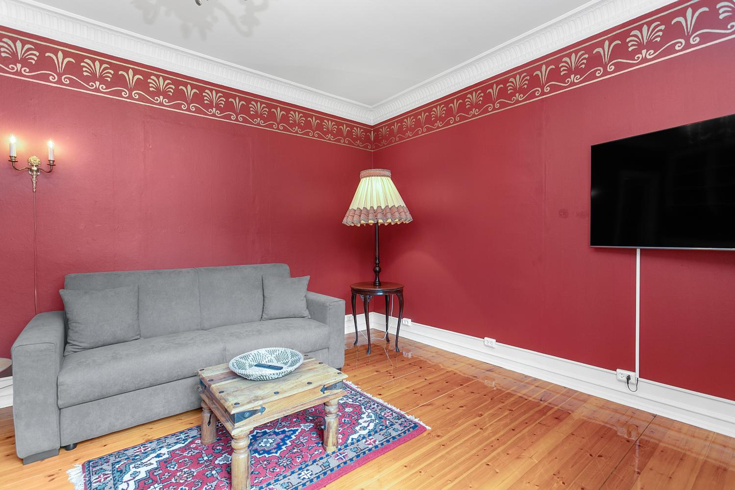 Charming Apartment - Amazing Downtown Location view 2
