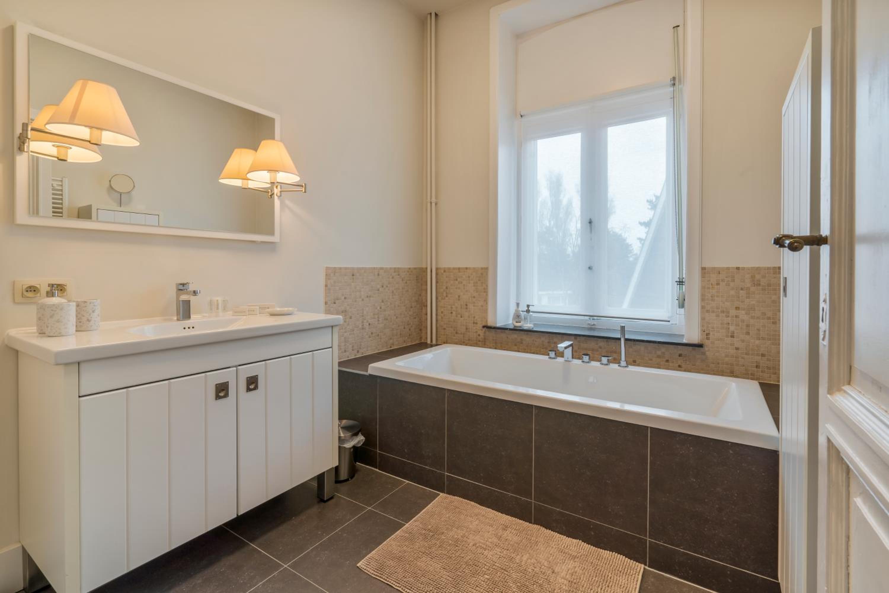 Oceanide - Gerenoveerde luxe villa vlak bij het strand