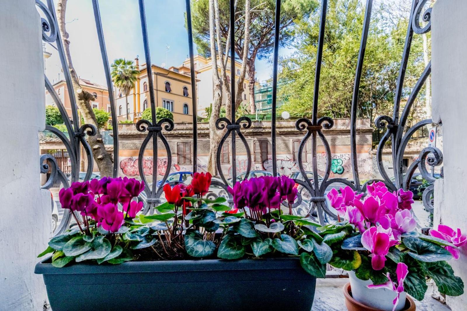 Trastevere’s Flower