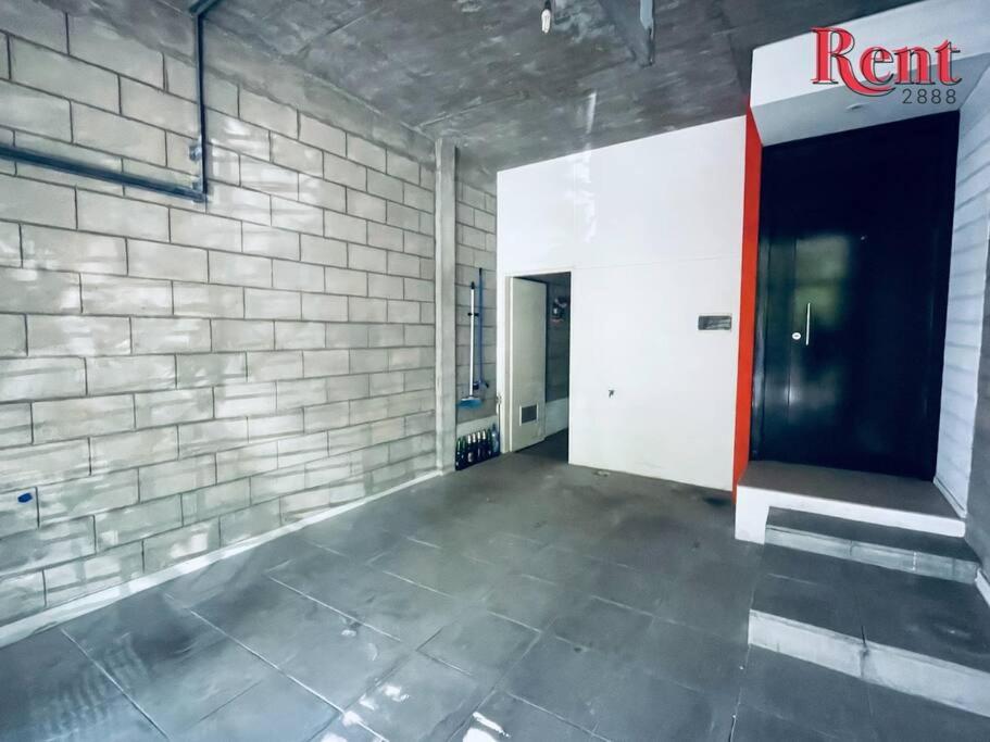 Rent Plaza