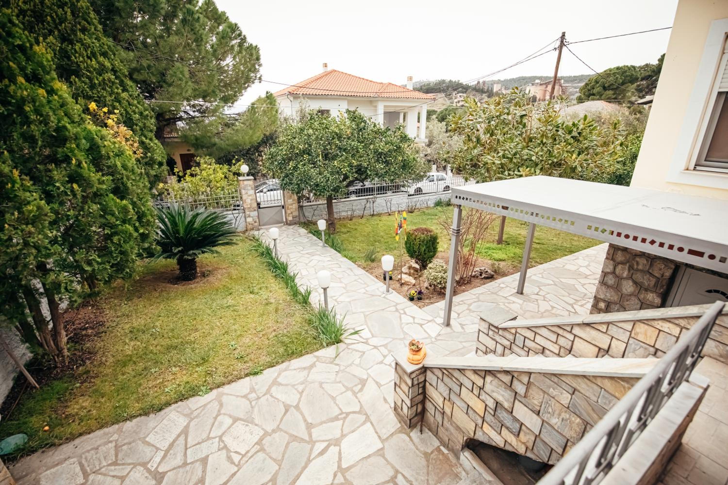 DAFNI'S HOME view 4