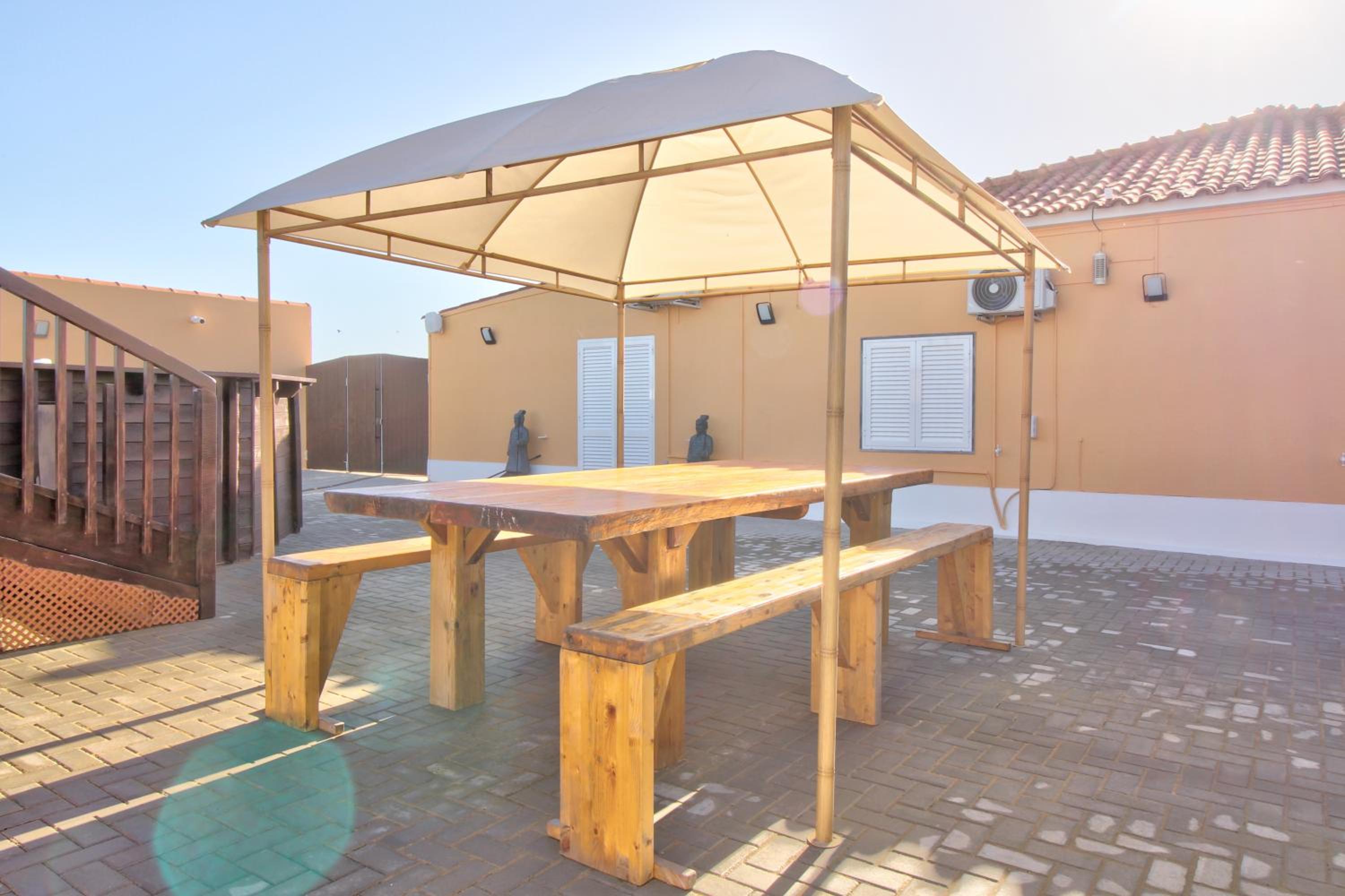 Charming 4-Bed Villa in moncarapacho view 5