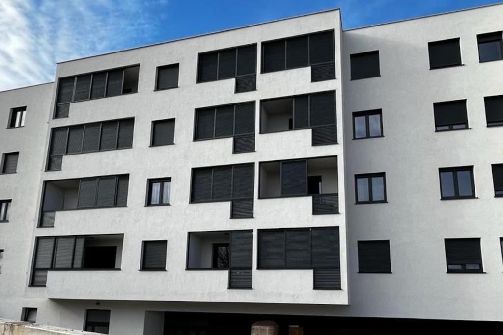Art Apartment Monvidal view 3