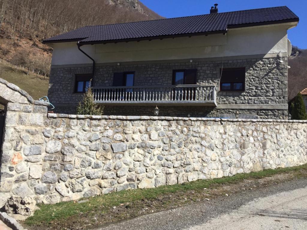 Guest House Vuthaj view 4