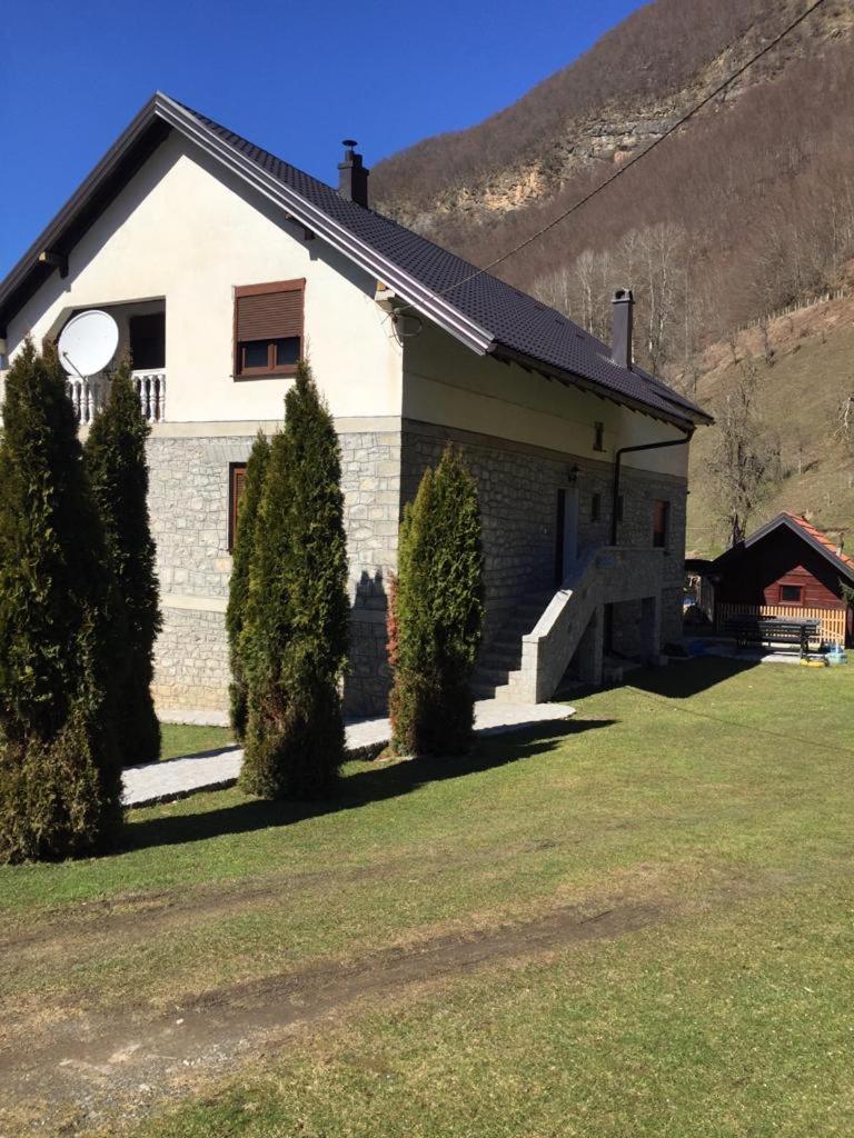 Guest House Vuthaj view 5
