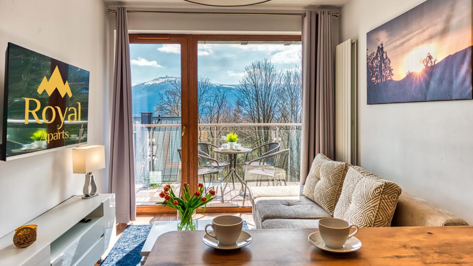 Apartamenty ROYAL APARTS Widok 800 - z panoramą gór