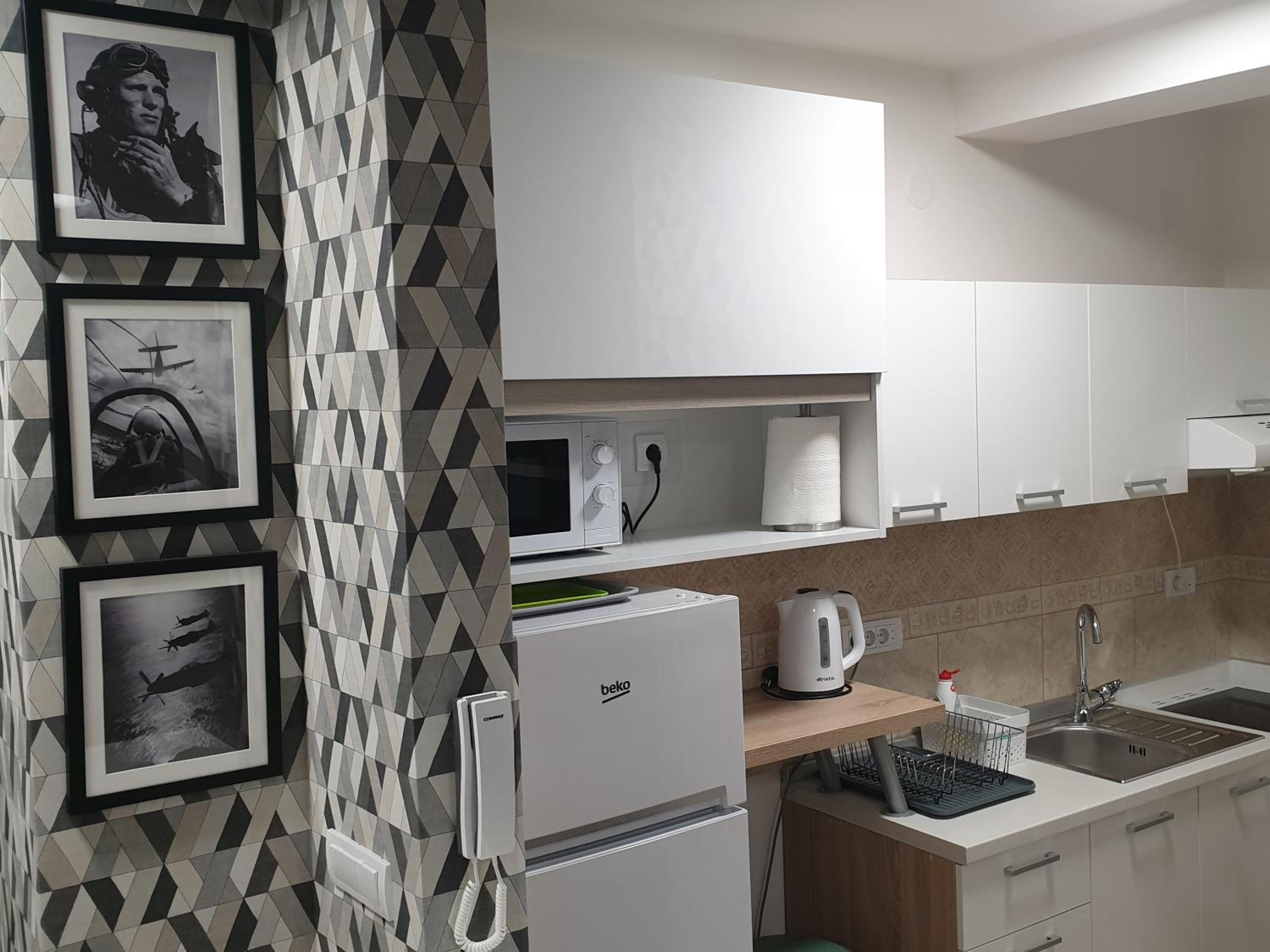 Mac Aviator City Center Two Double Bed Apartment view 5