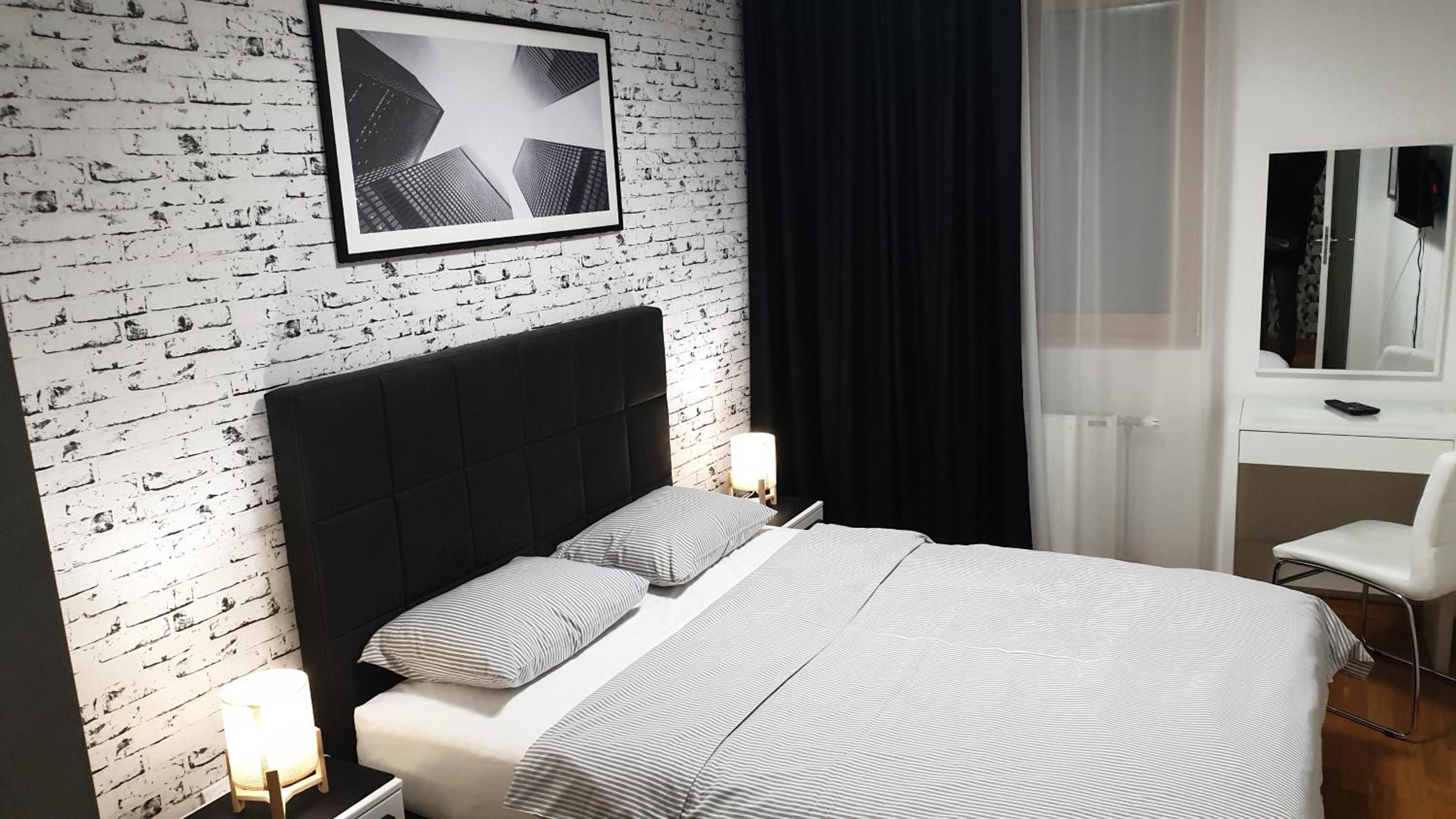 Mac Aviator City Center Two Double Bed Apartment view 2