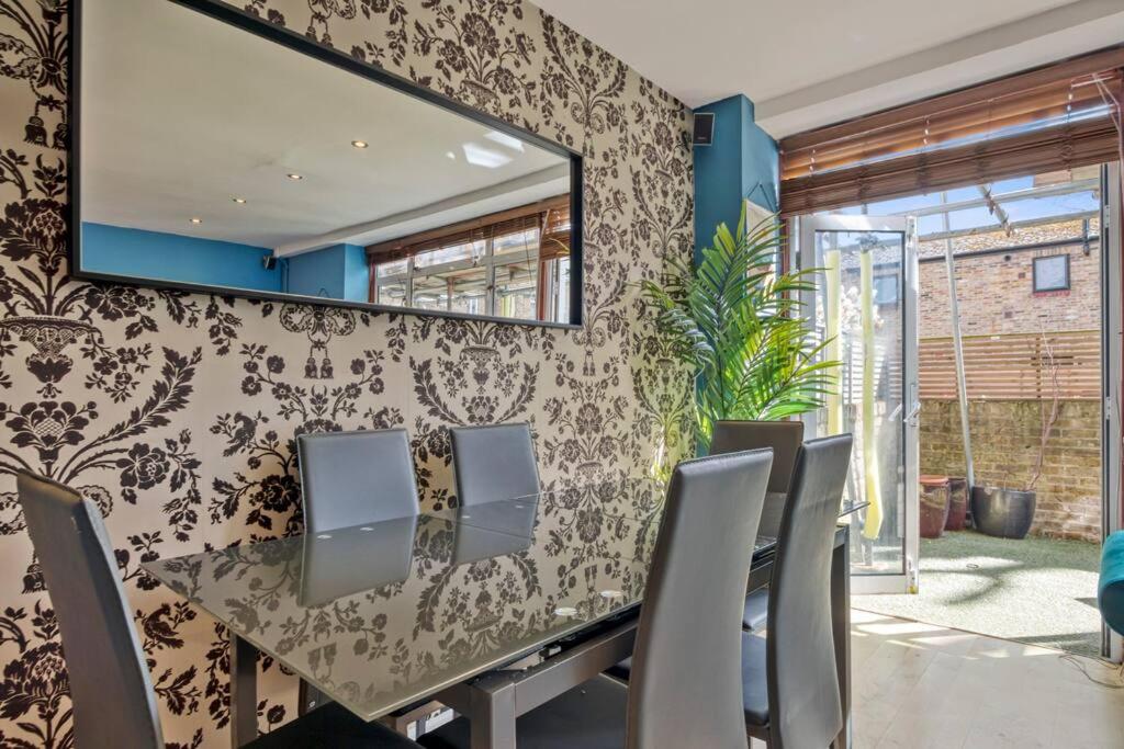 Lovely 3-Bed Clapham Common