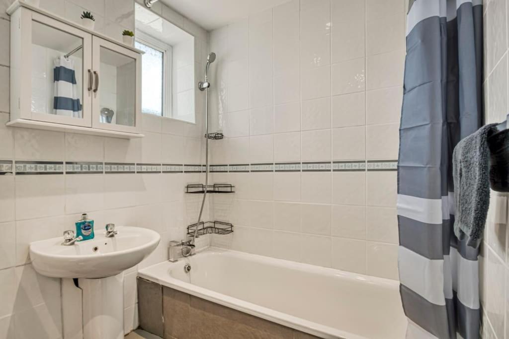 Lovely 3-Bed Clapham Common