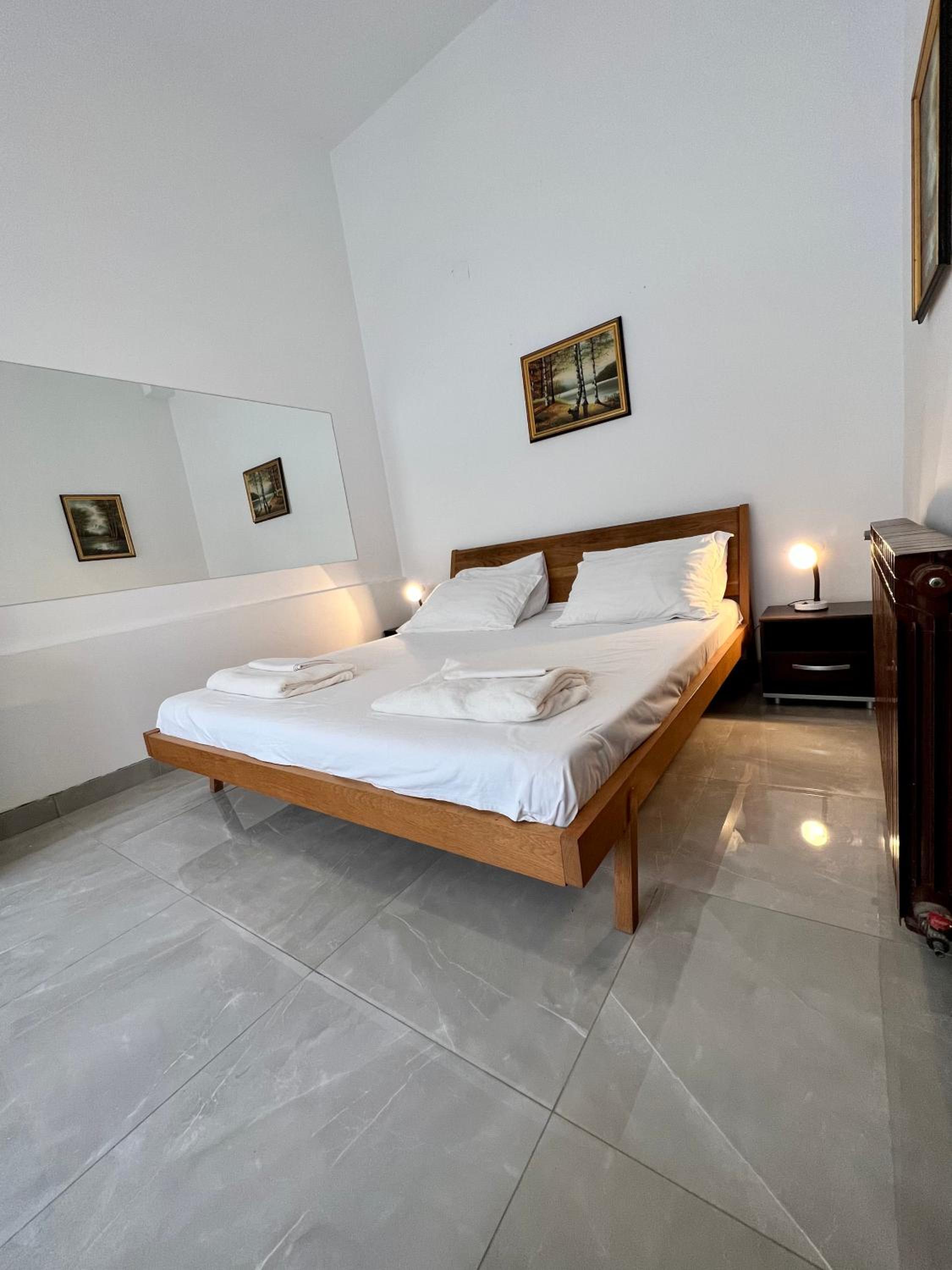 Rooms & Apartment Hegic with parking