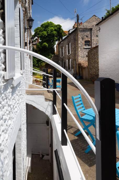 Sandpiper Cottage By The Sea. Broadstairs. view 4