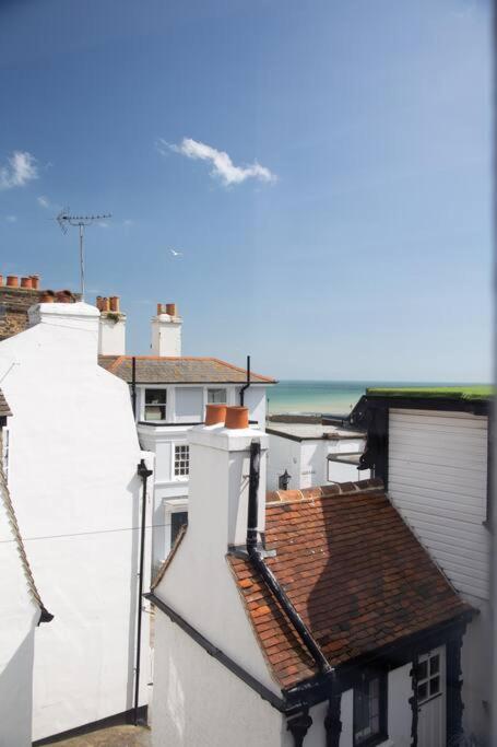 Sandpiper Cottage By The Sea. Broadstairs. view 3
