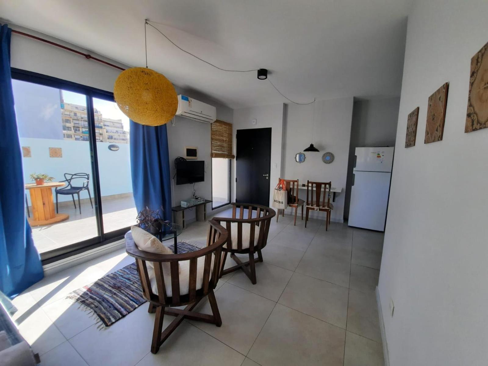 Impecable ambiente con terraza privada