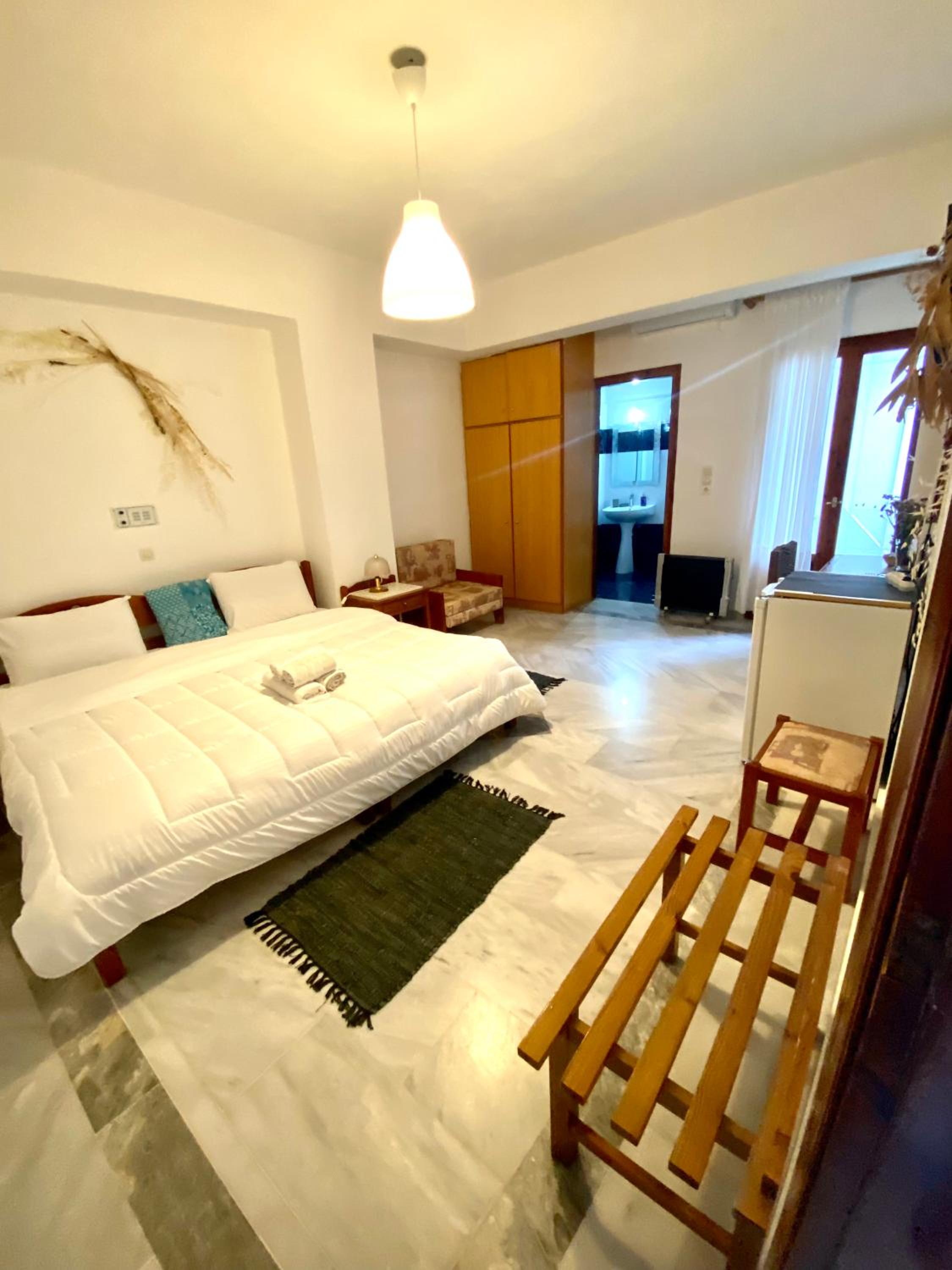 Costas Inn