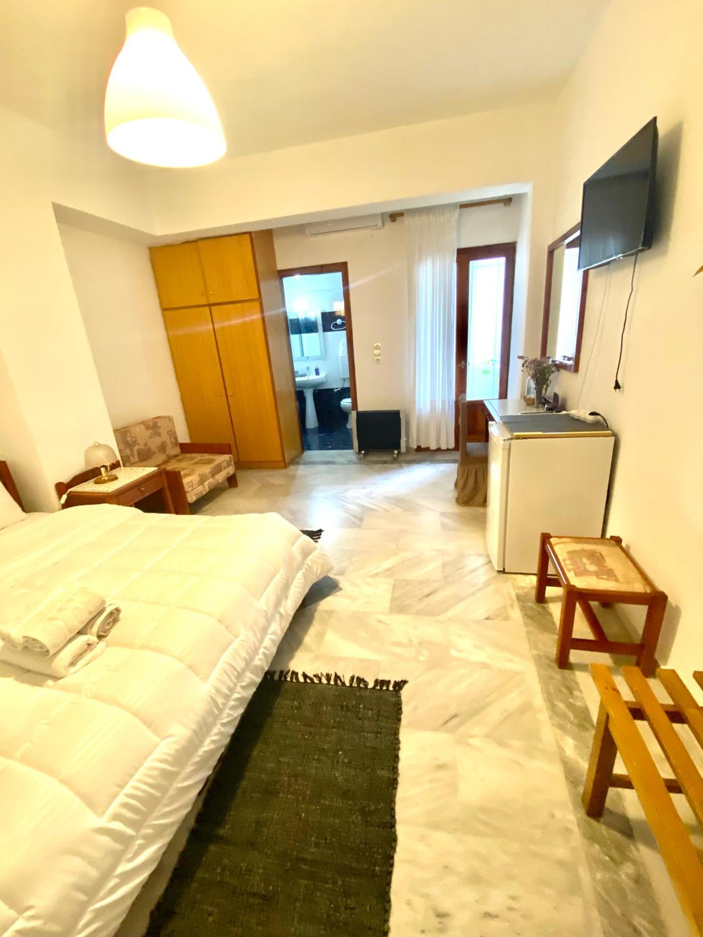 Costas Inn