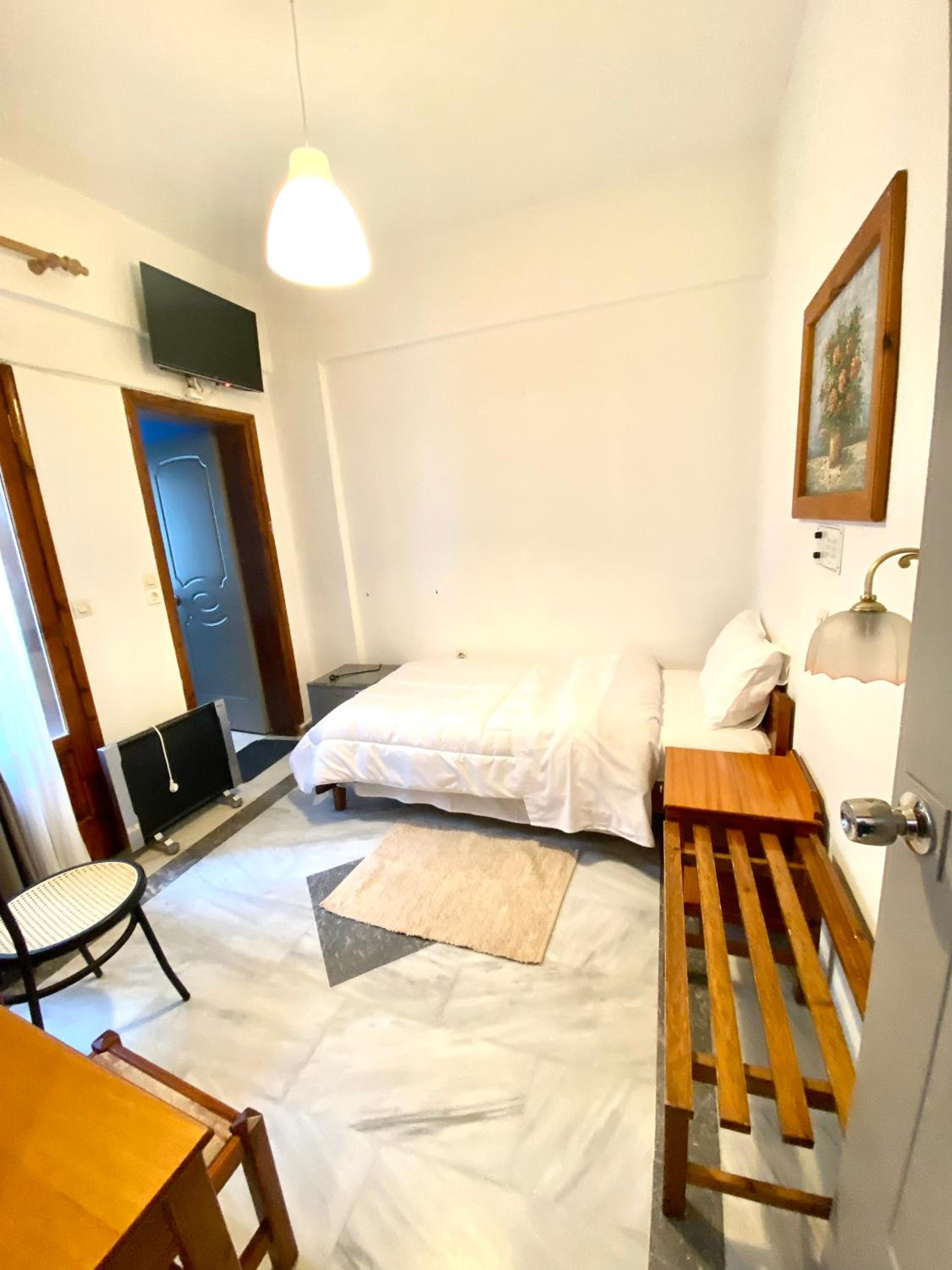 Costas Inn