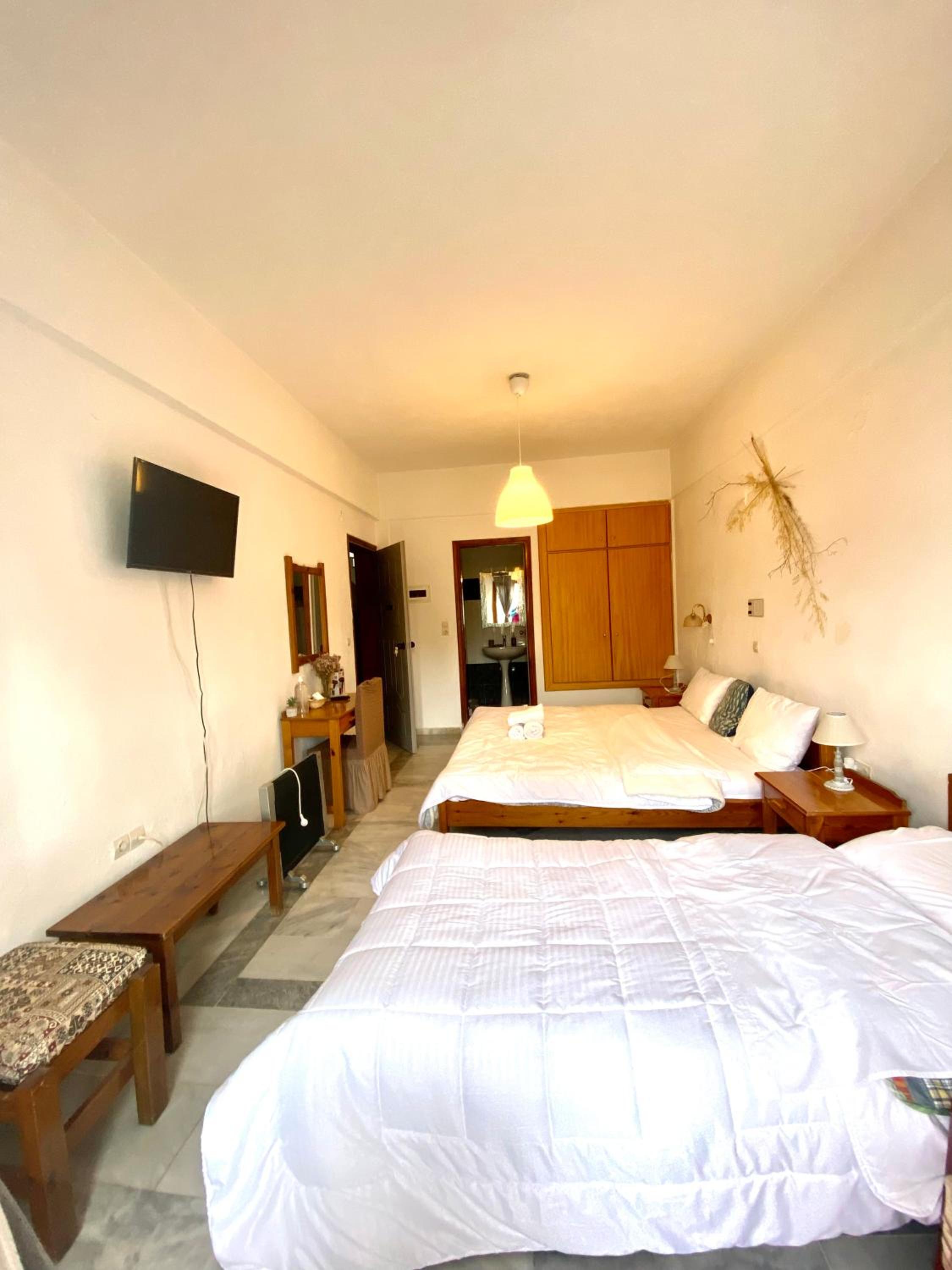 Costas Inn