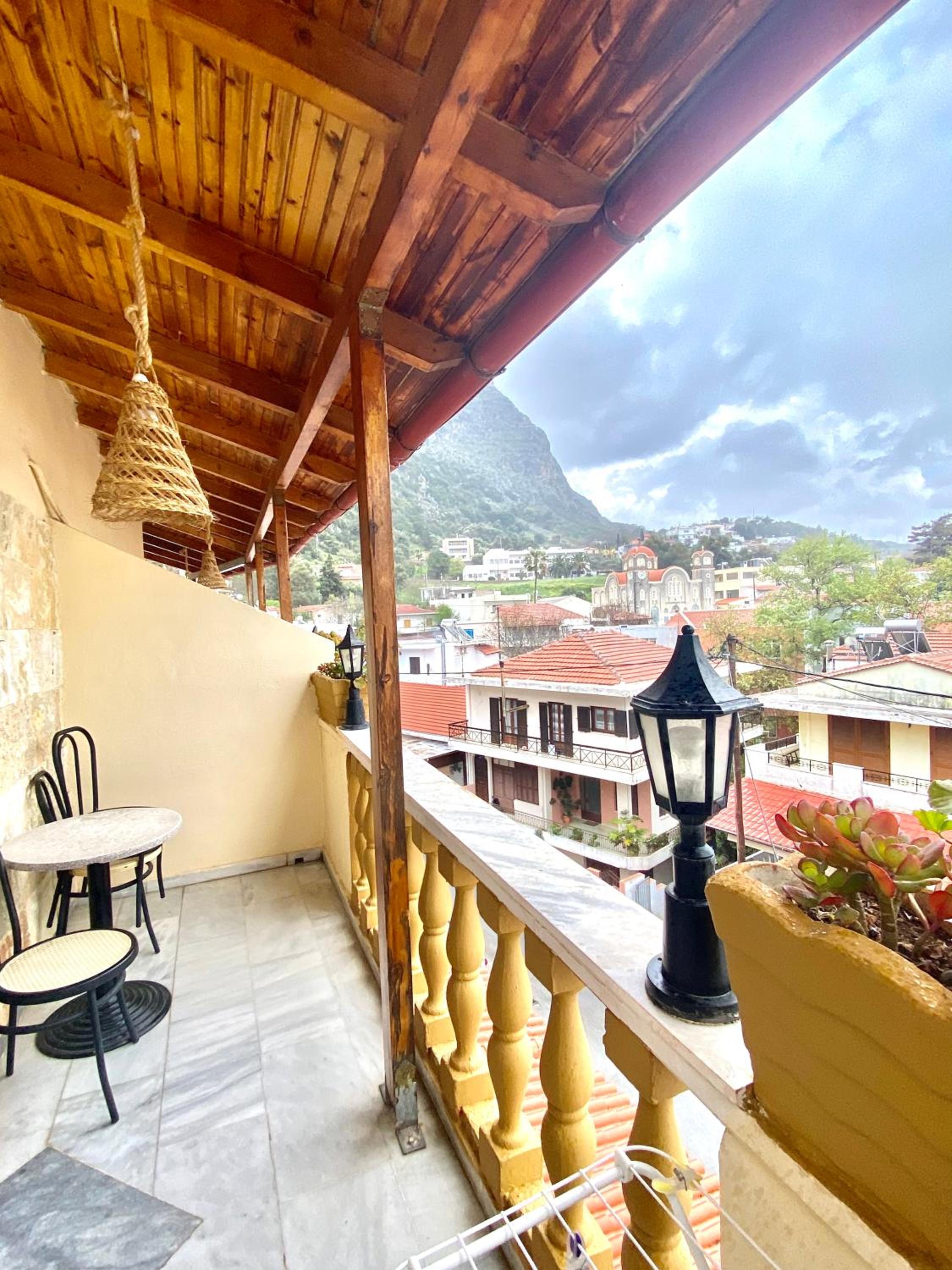 Costas Inn