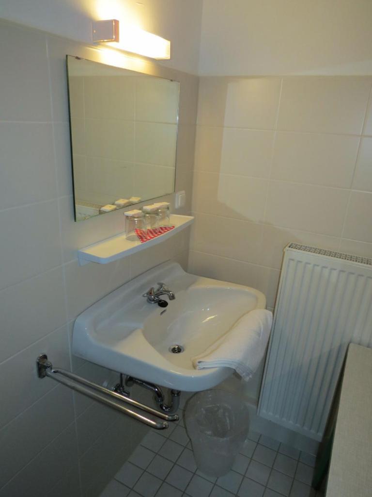 Gastehaus Huber - traditional Sixties Hostel - Property Image 1