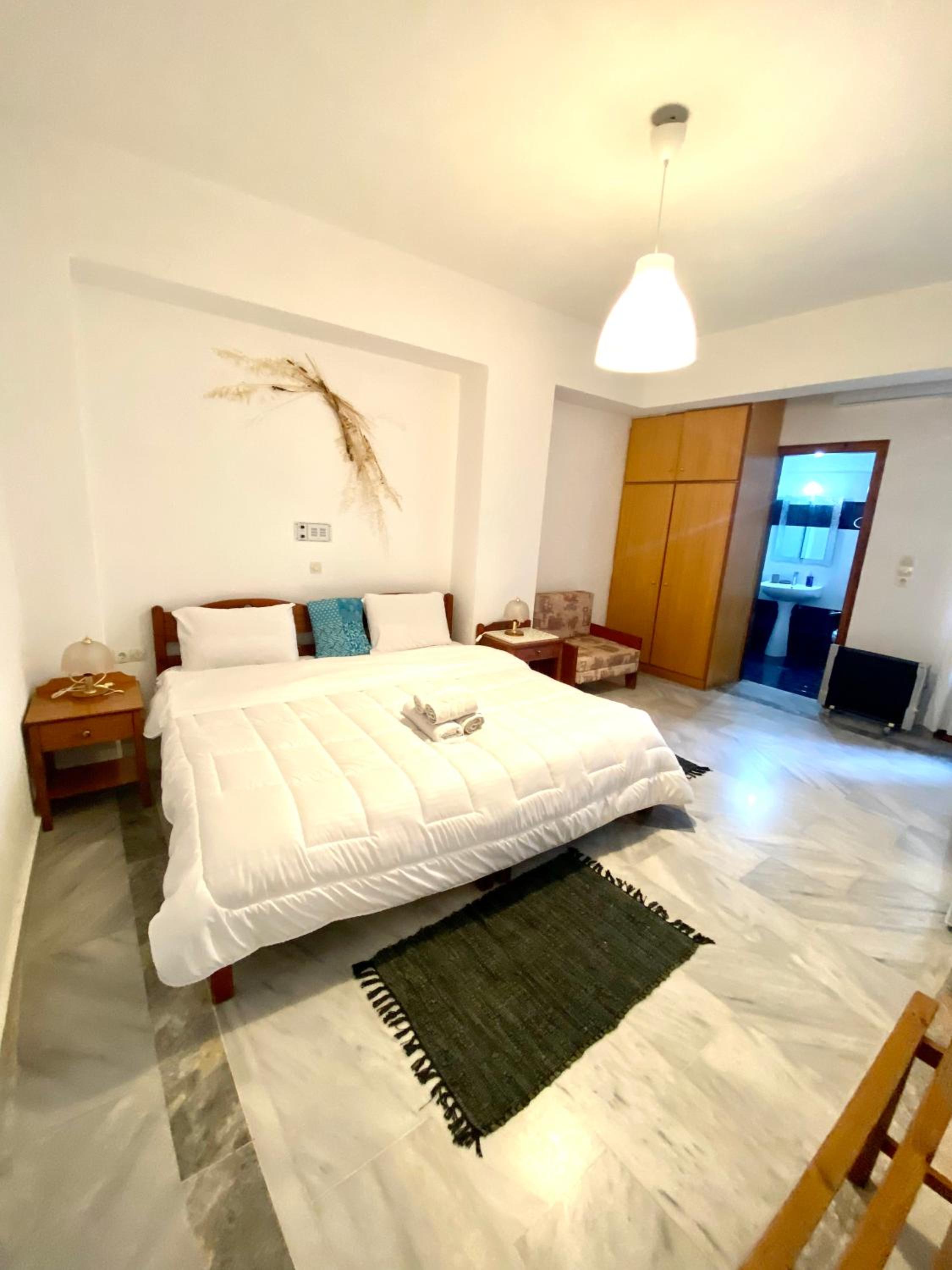 Costas Inn