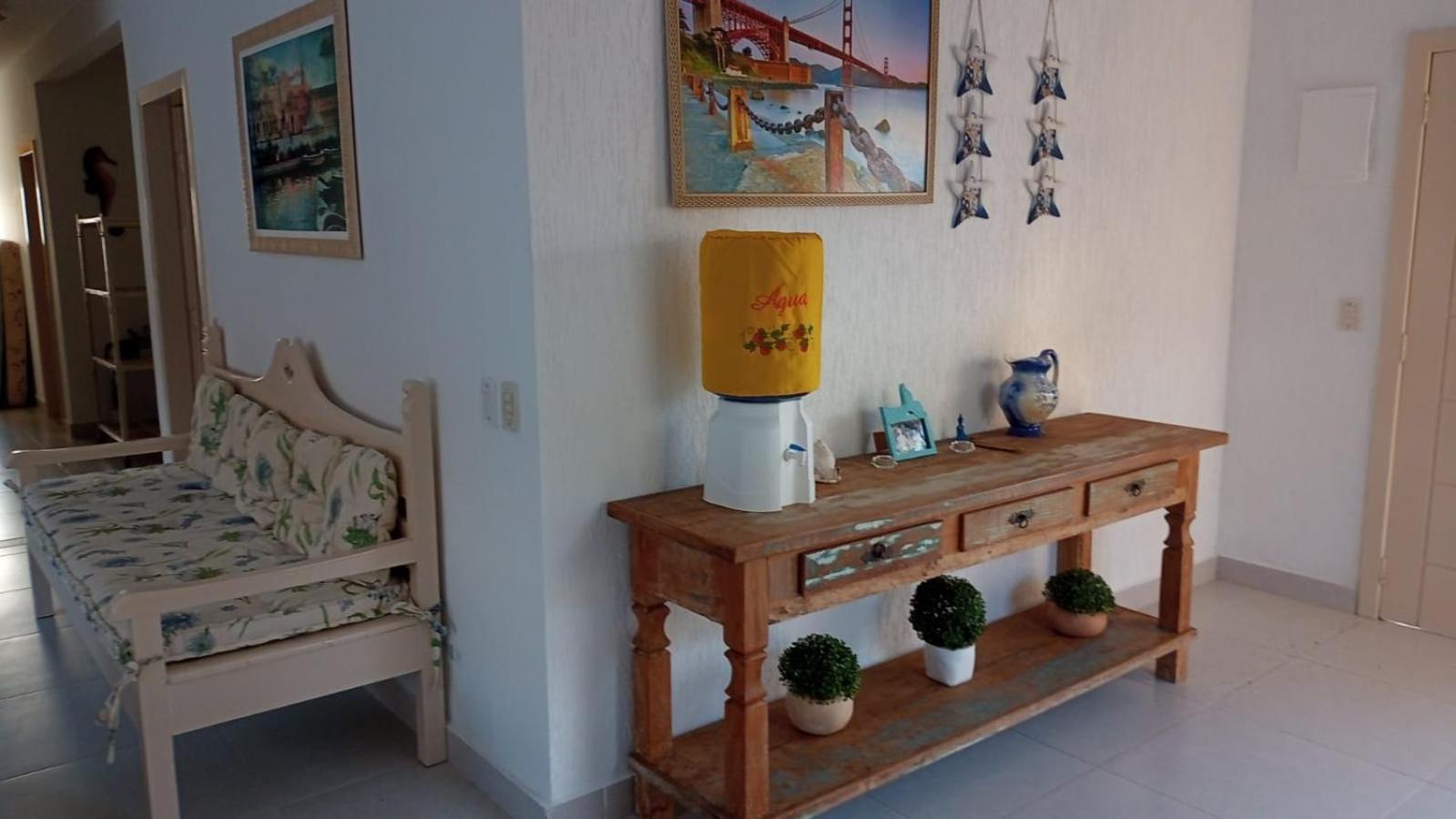 Casa c/ piscna em cond. fechado