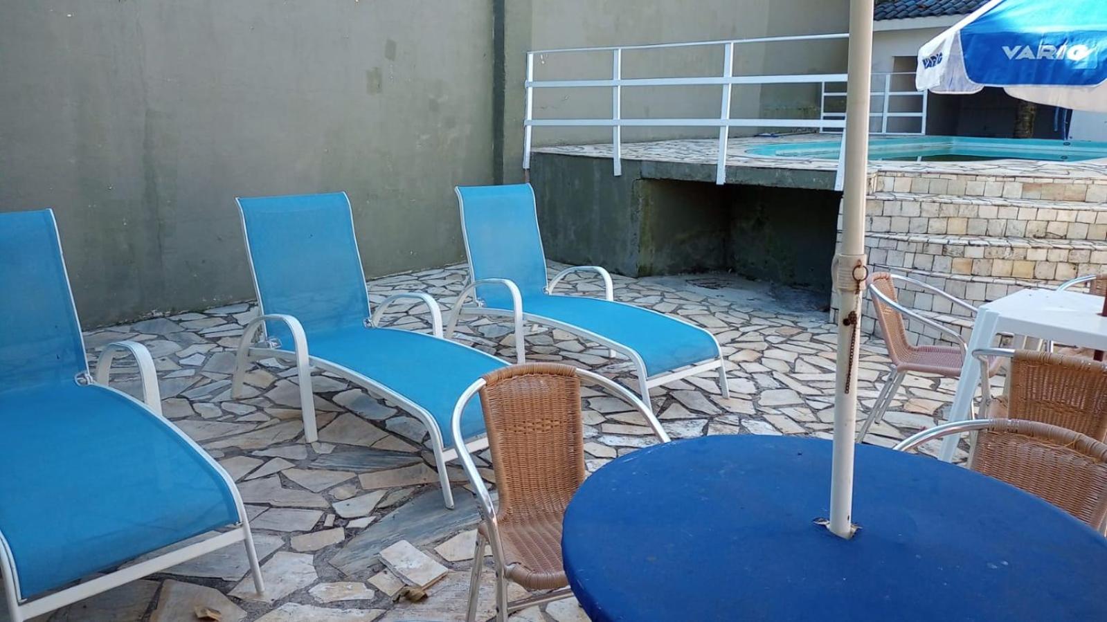 Casa c/ piscna em cond. fechado