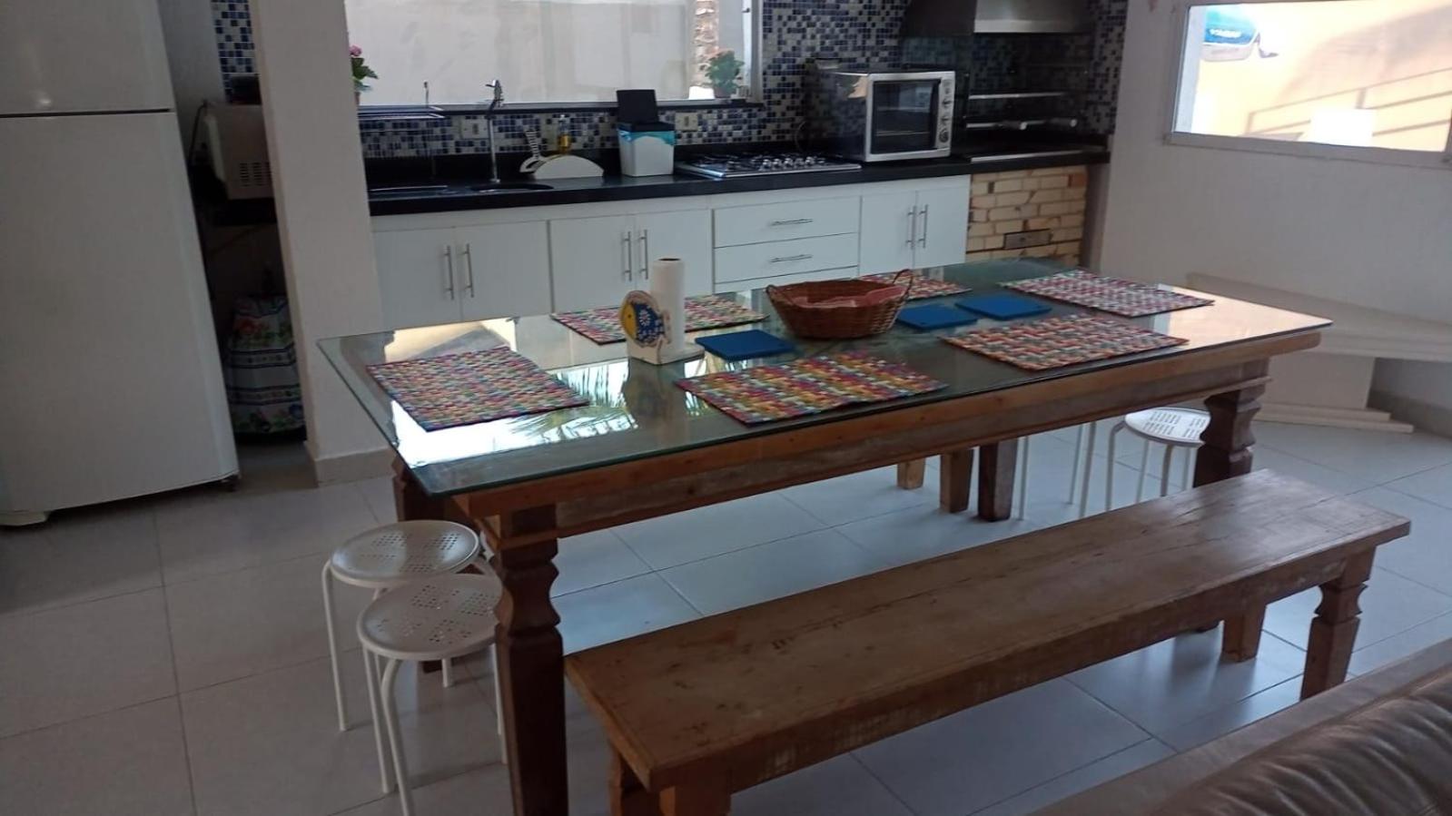 Casa c/ piscna em cond. fechado