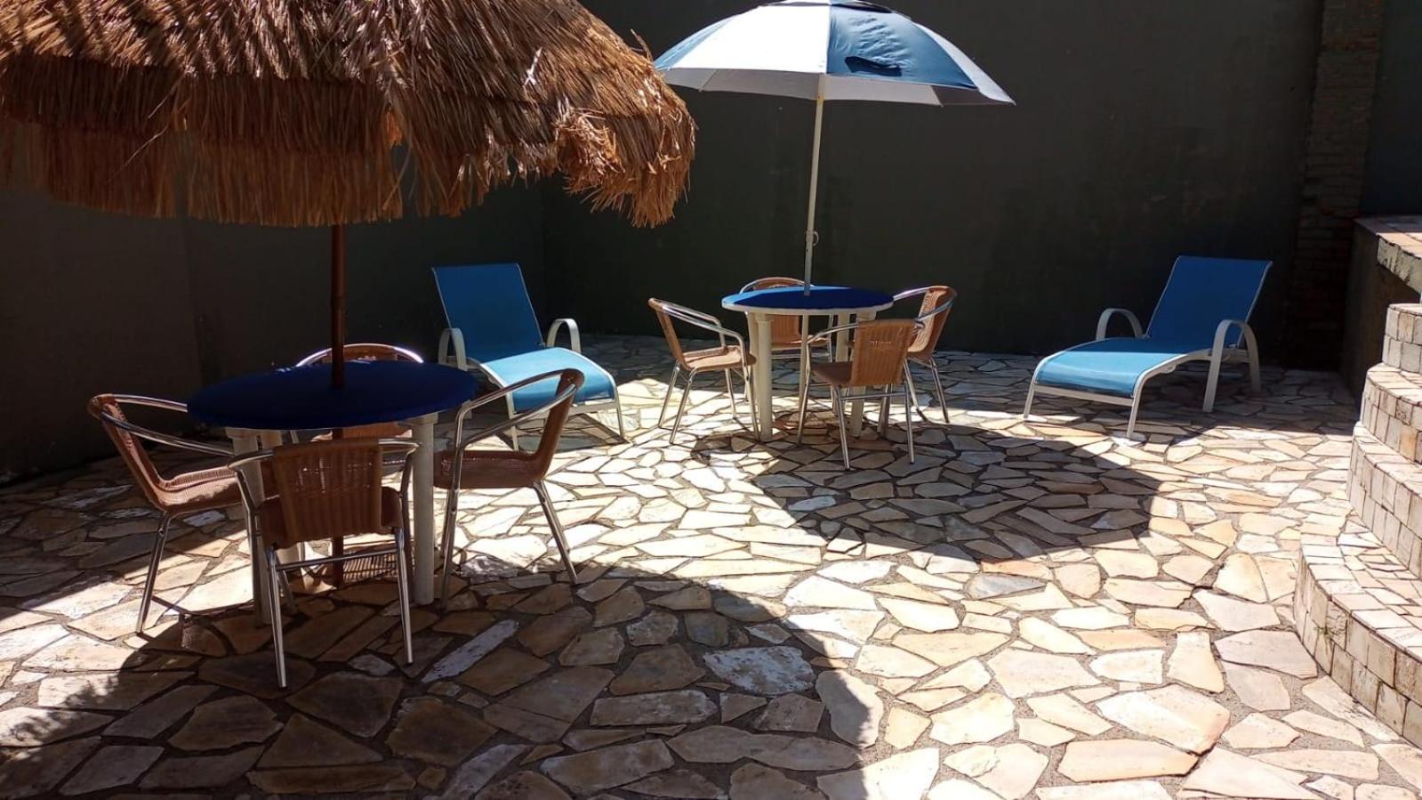 Casa c/ piscna em cond. fechado