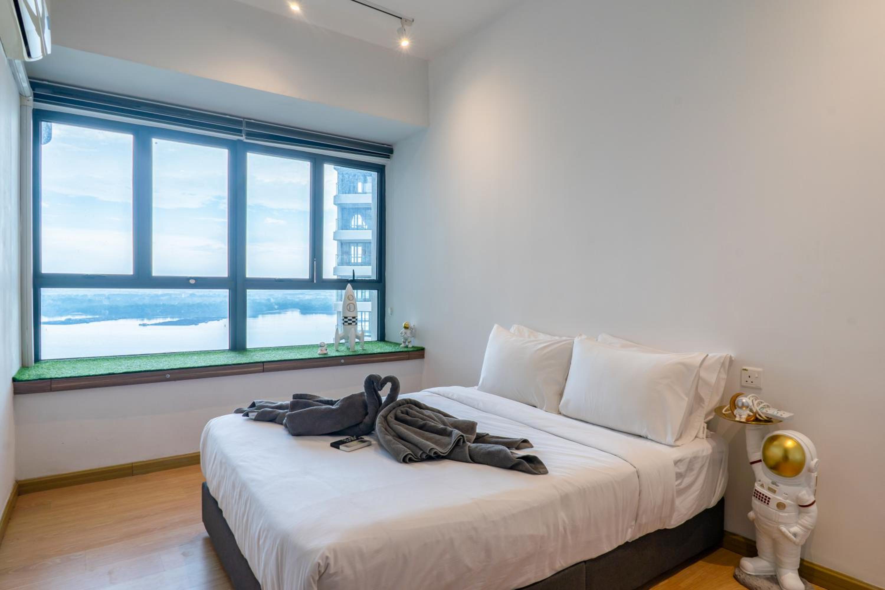 Country Garden Seaview Suite by Nest Home at Danga Bay