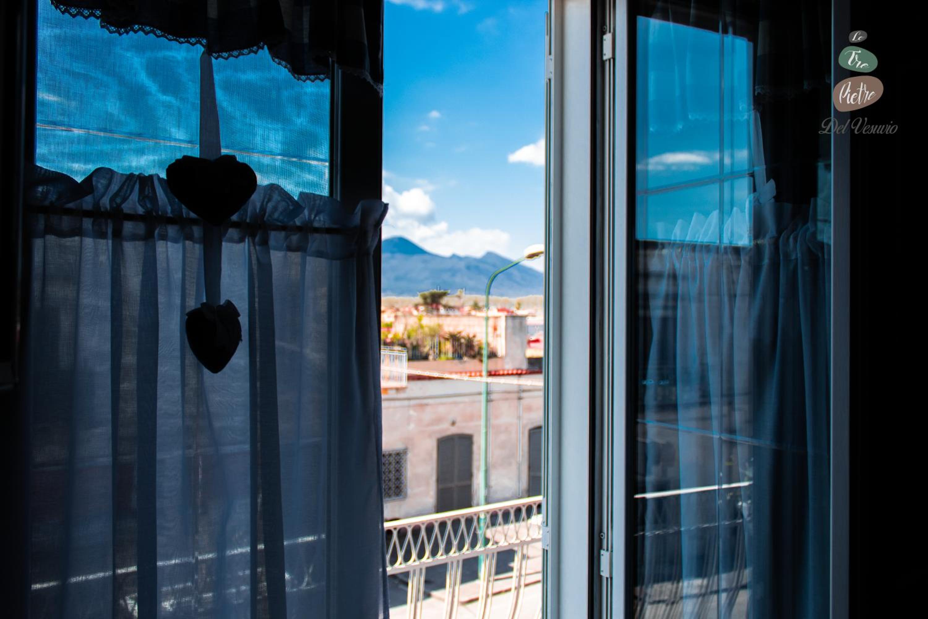 Le Tre Pietre del Vesuvio photo 5