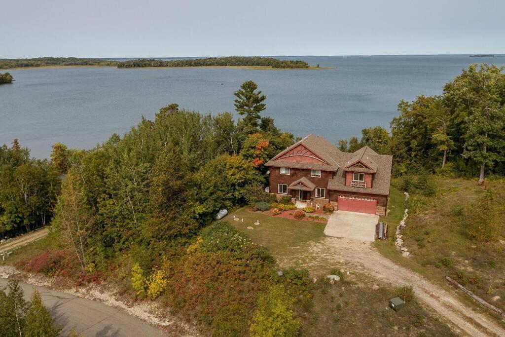 Spacious Leech Lake Home on 2 Private Acres, 200' of lake shore 15 Minutes to Walker with boat lift, dock, swimming, fire pit view 4