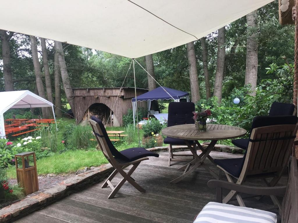 Reetdachhaus Warft Simmerdeis - Maisonettewohnung