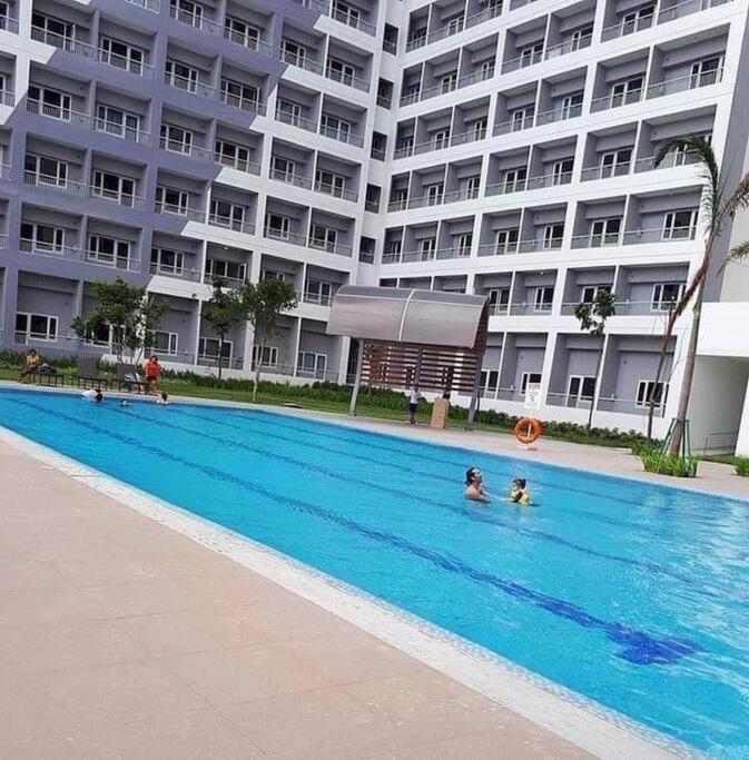Studio Unit for Staycation with Wi-Fi & Netflix near BGC, Taguig - Additional P150 per head for Pool Access view 2