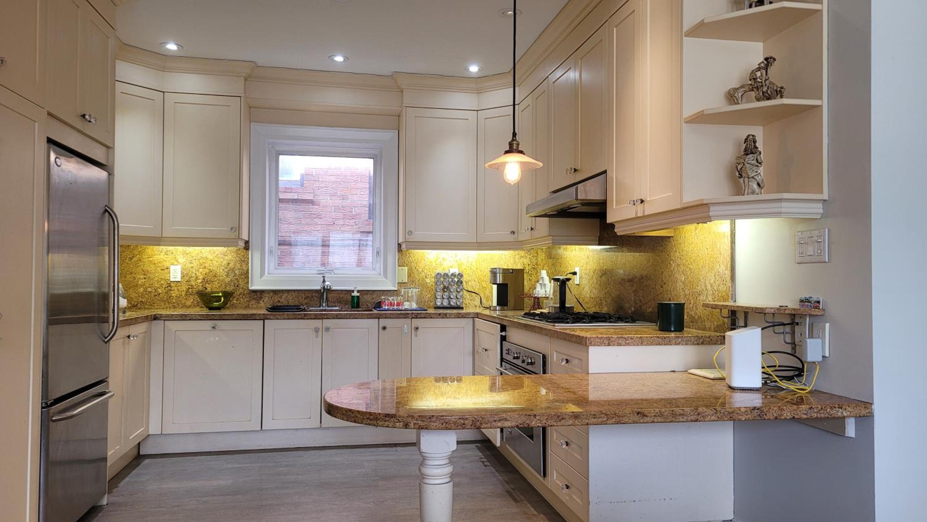 Private Suite in Forest Hill with full kitchen and parking